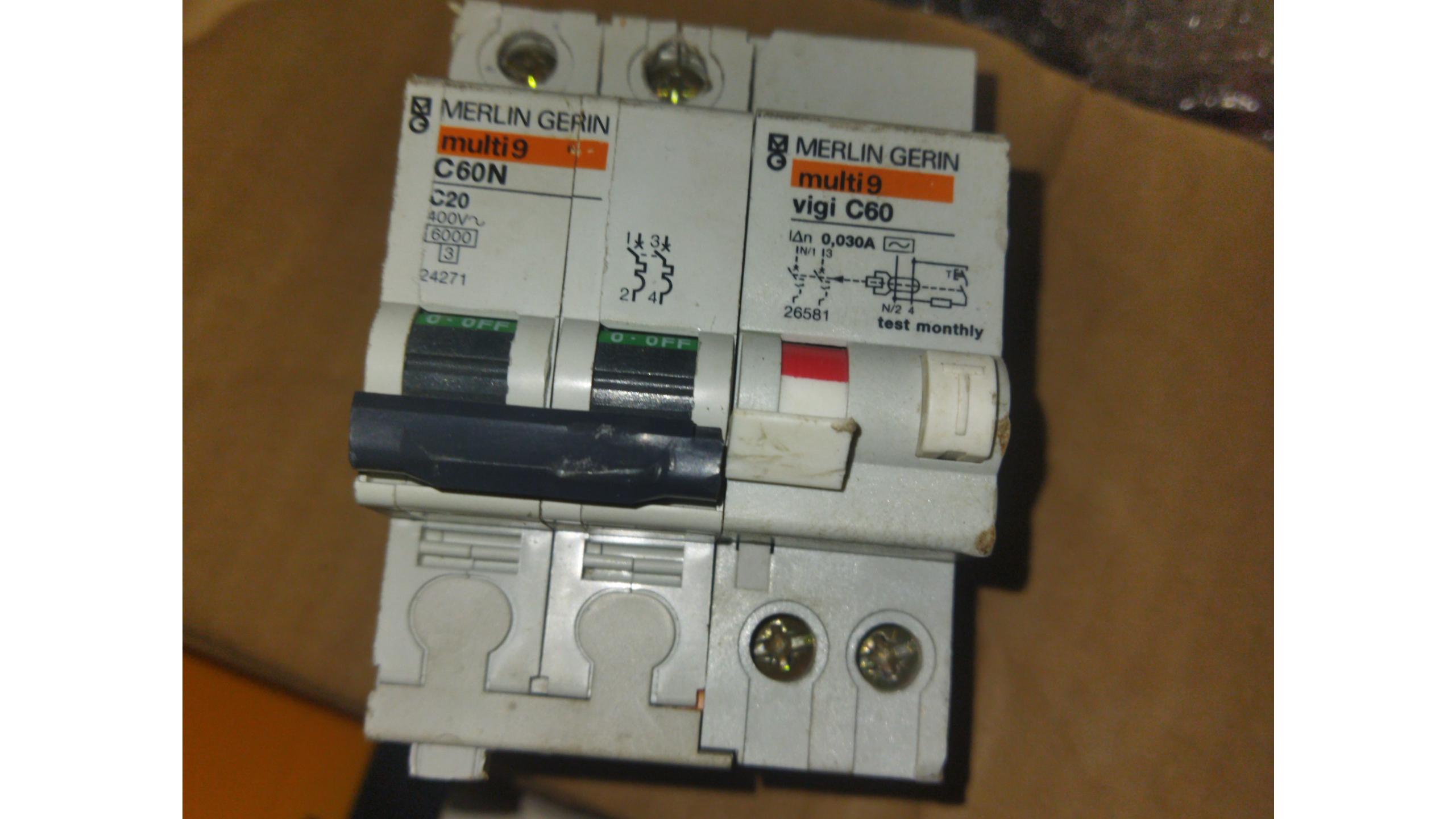 محافظ جان تکفاز