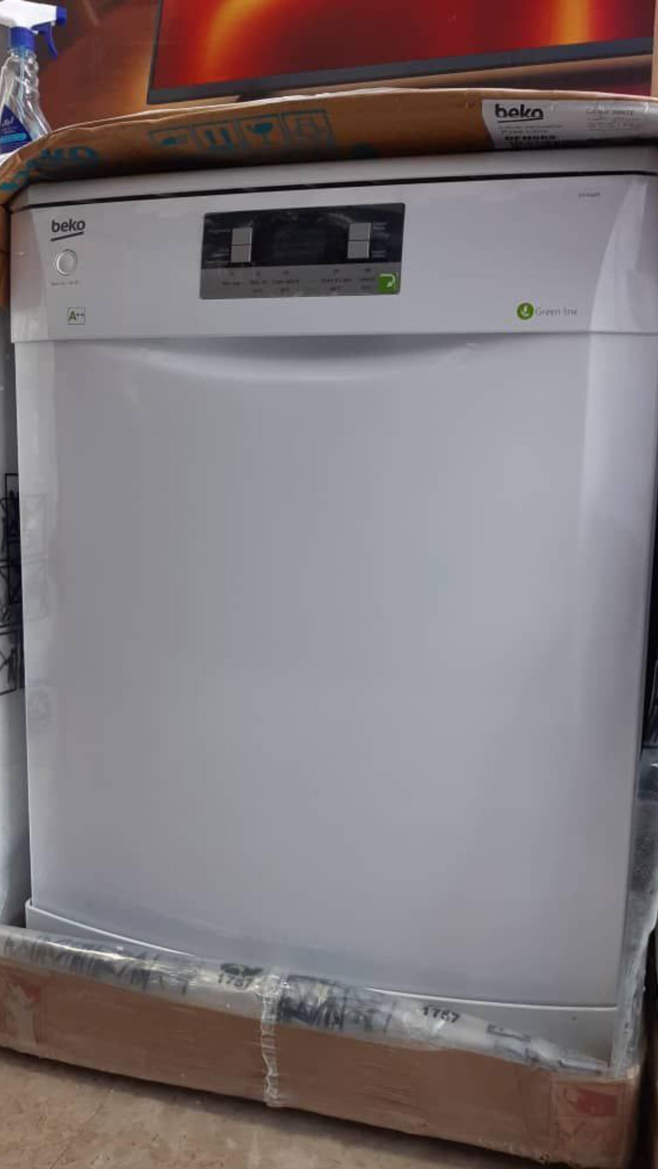 ماشین ظرفشویی بکو مدل DFN665