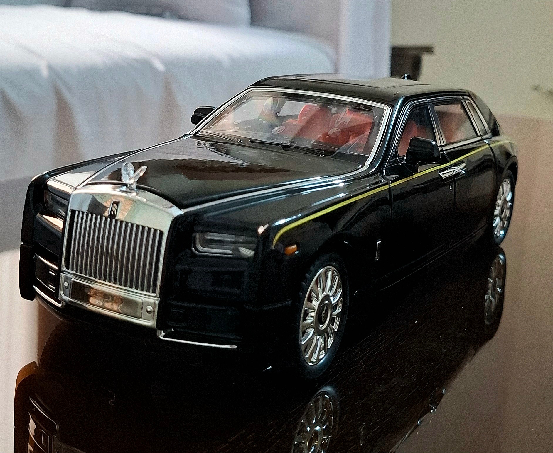 ROLLS  ROYCE  1/18