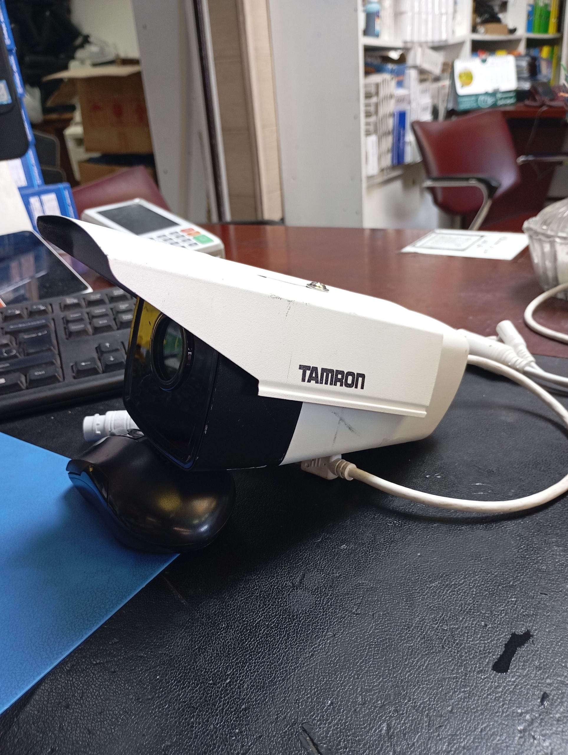 دوربین مداربسته IP camera  tamronمدلtr3 200