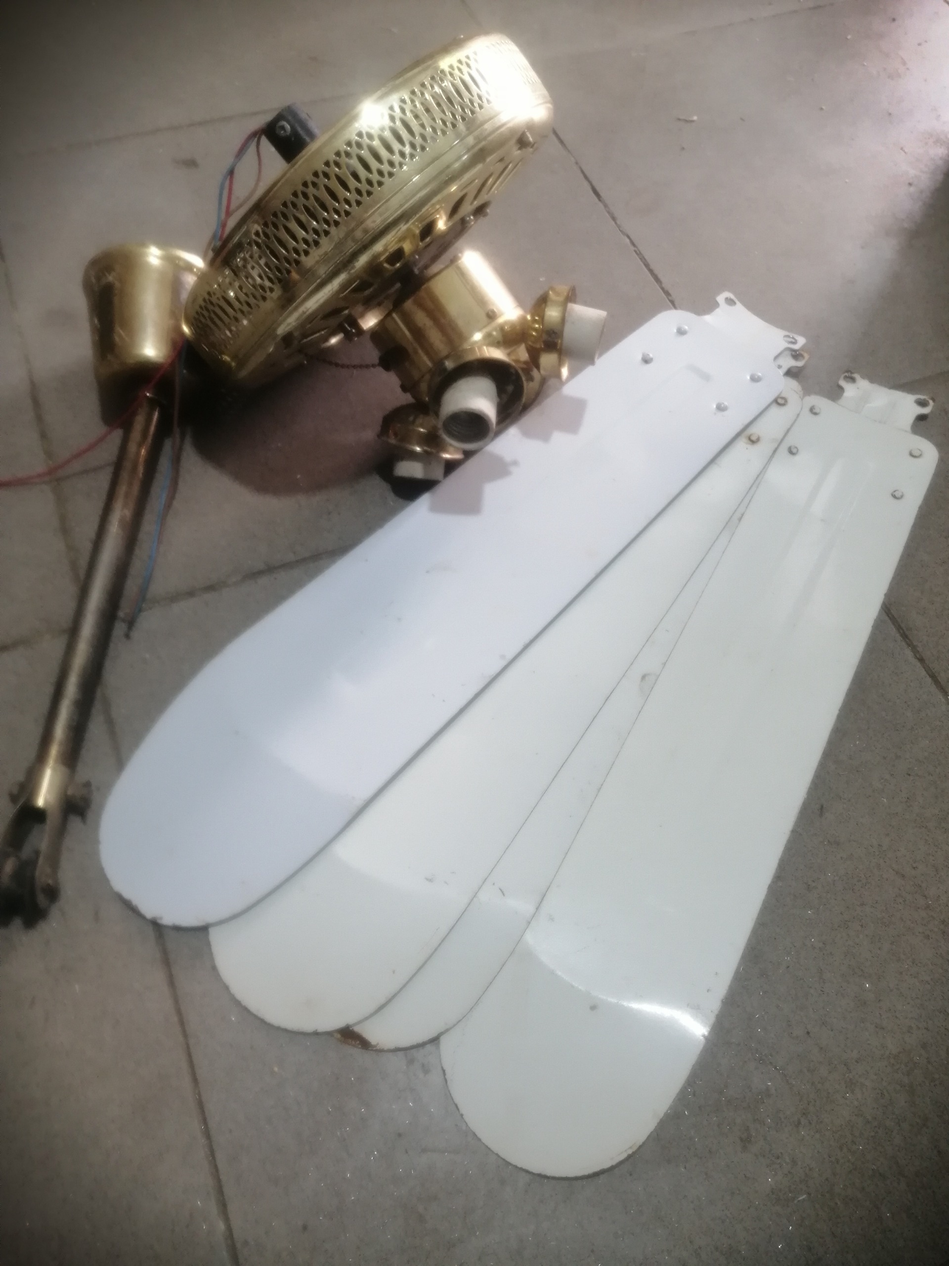 پنکه سقفی چهارپره