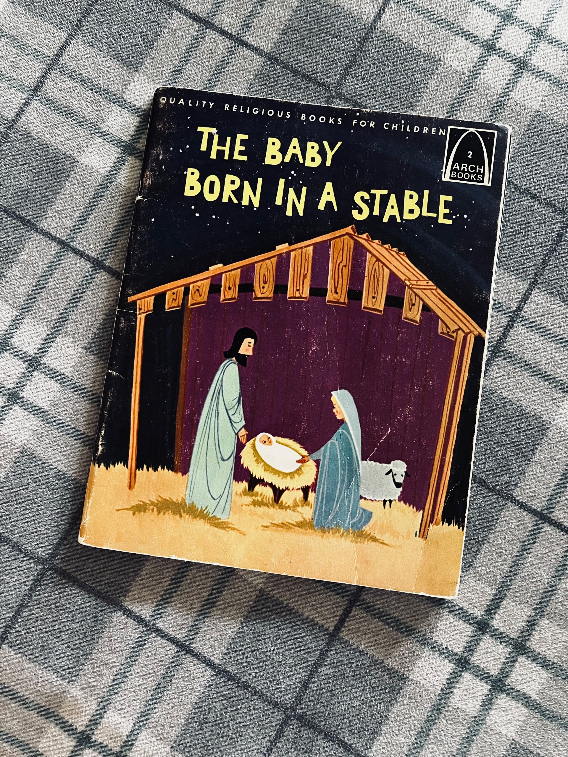 The Baby Born in a Stable کتاب کودک عیسی مسیح
