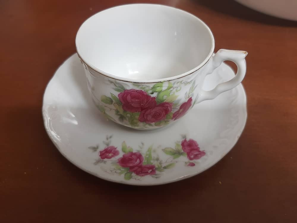 فنجان تکی قدیمی گل سرخی