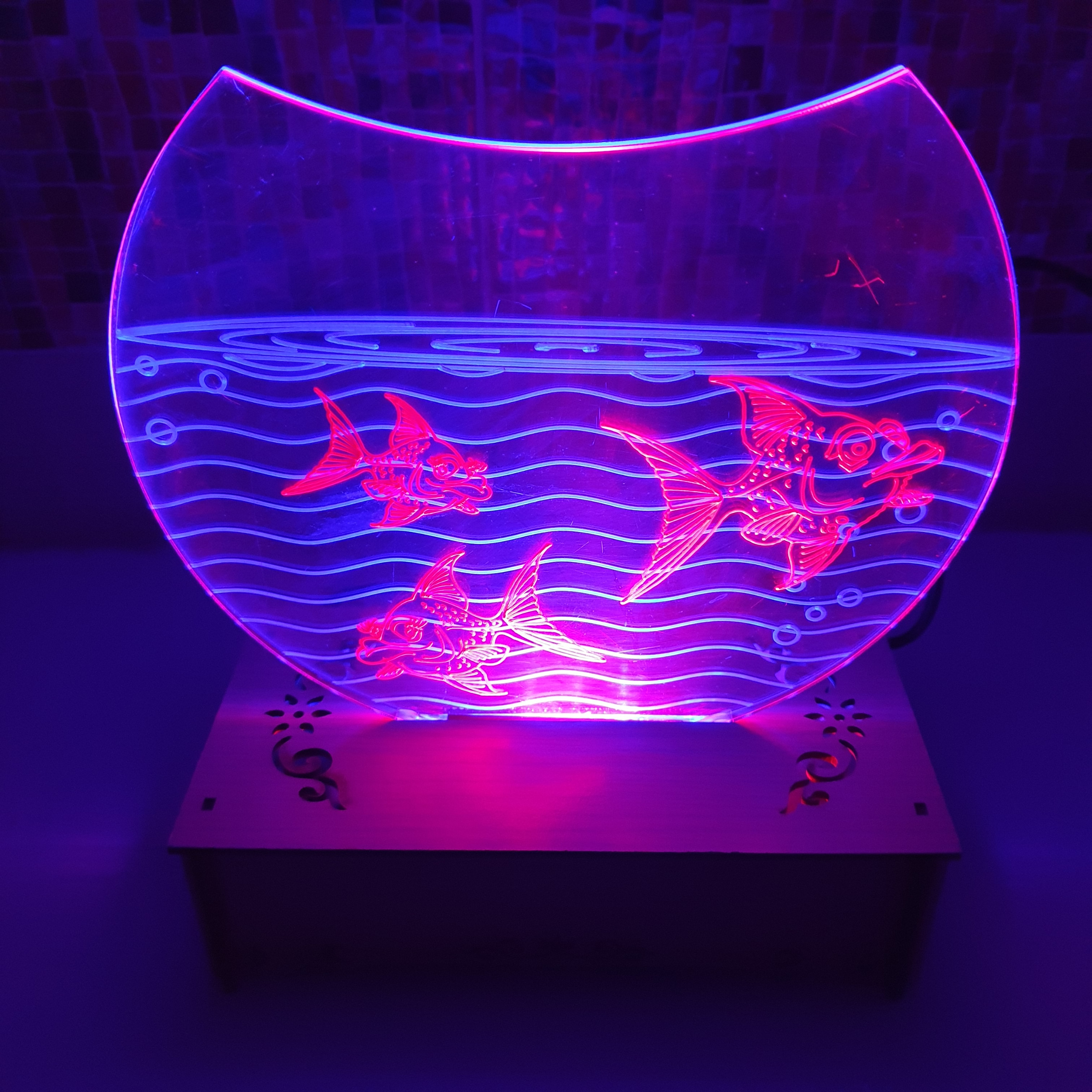 بالبینگ تندیس نوری ماهی قرمز در تنگ هفت سین