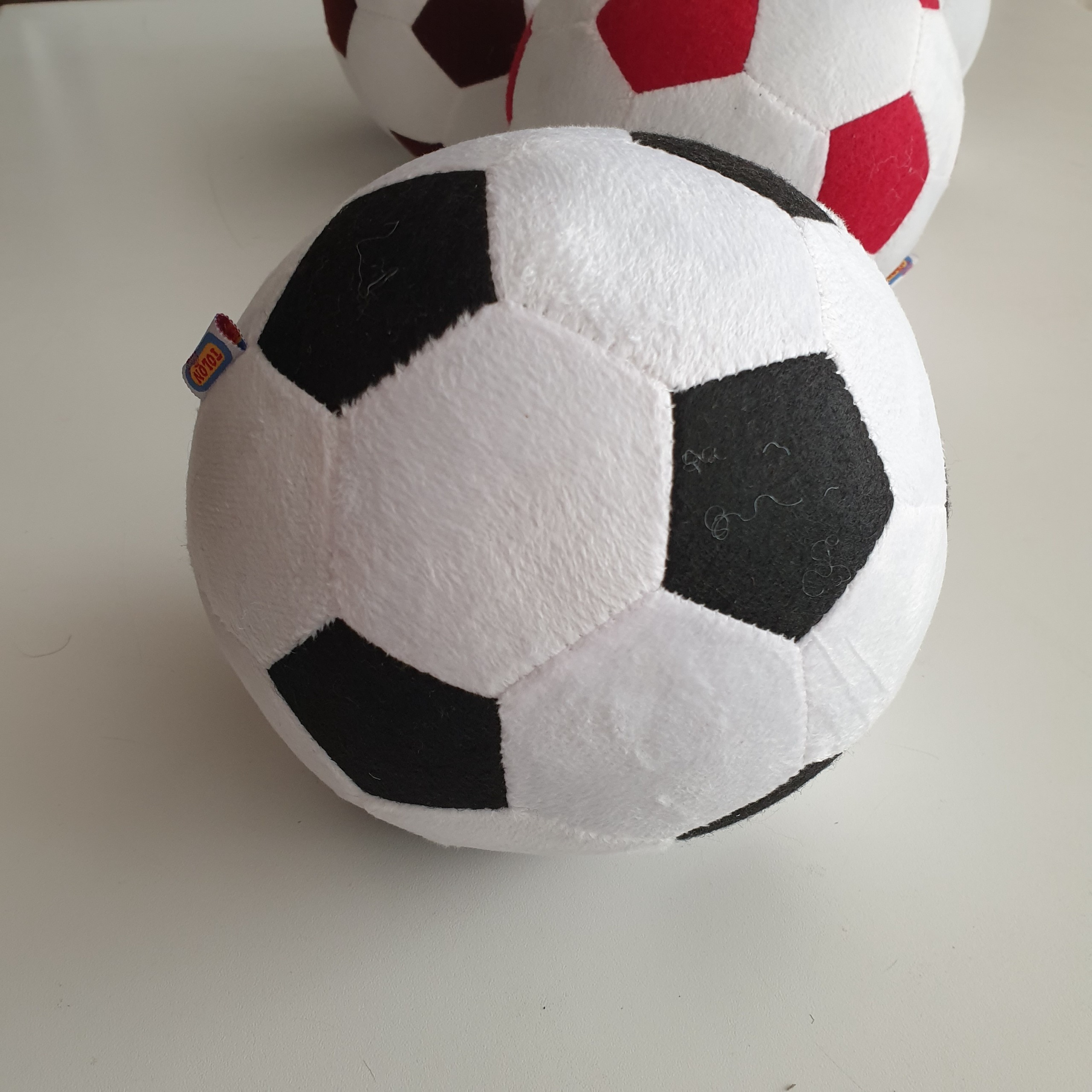 توپ فوتبال آپارتمانی چهل تکه پارچه ای مشکی