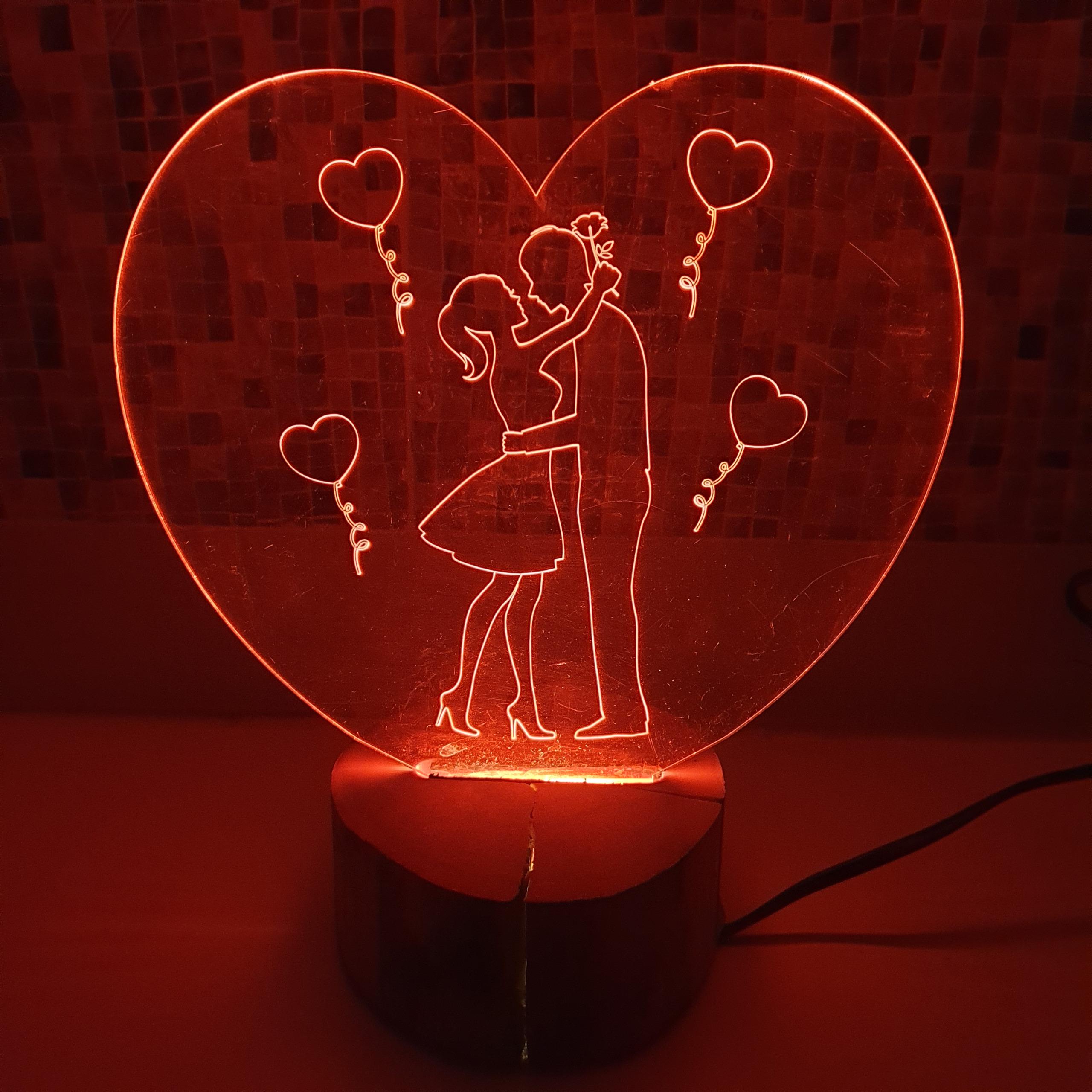 بالبینگ طرح آغوش چراغ خواب قلب قرمز با پایه چوبی