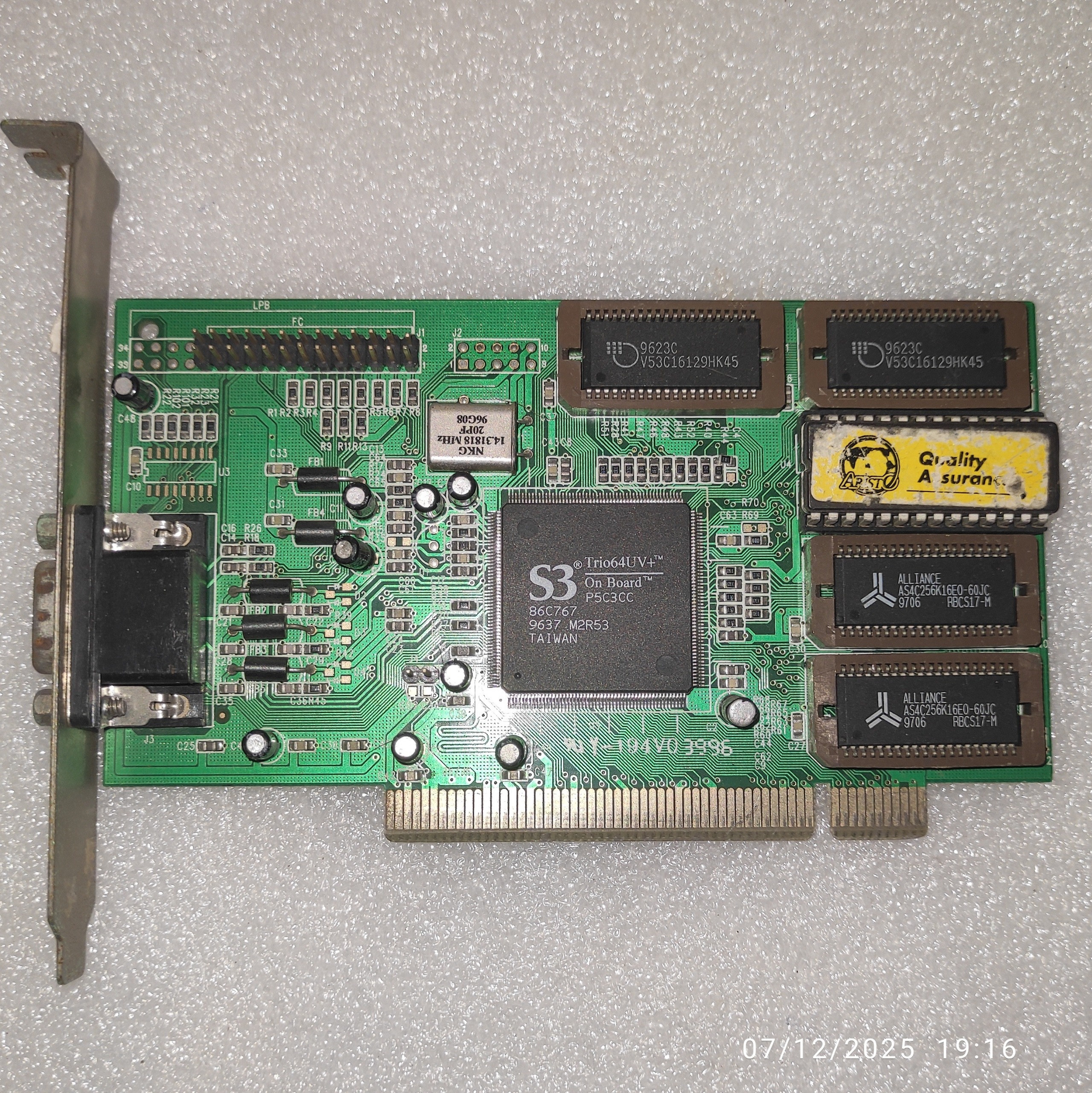 گرافیک کلکسیونی کمیاب s3trio64pci کد 8593