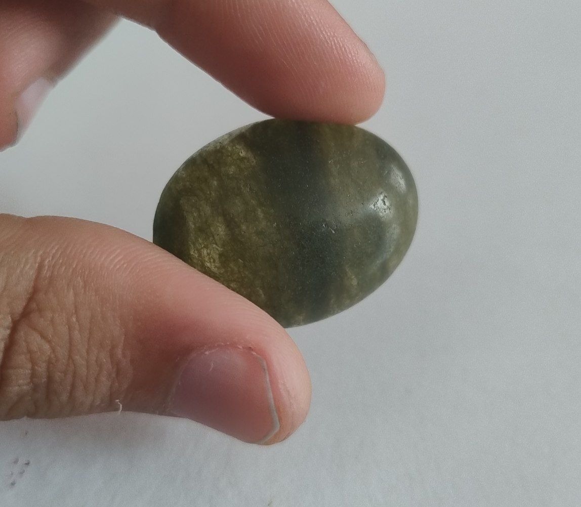 نگین جالب و تراش خورده