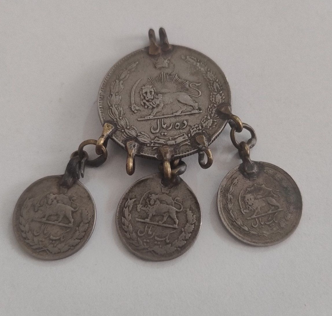 آویز سکه قدیمی