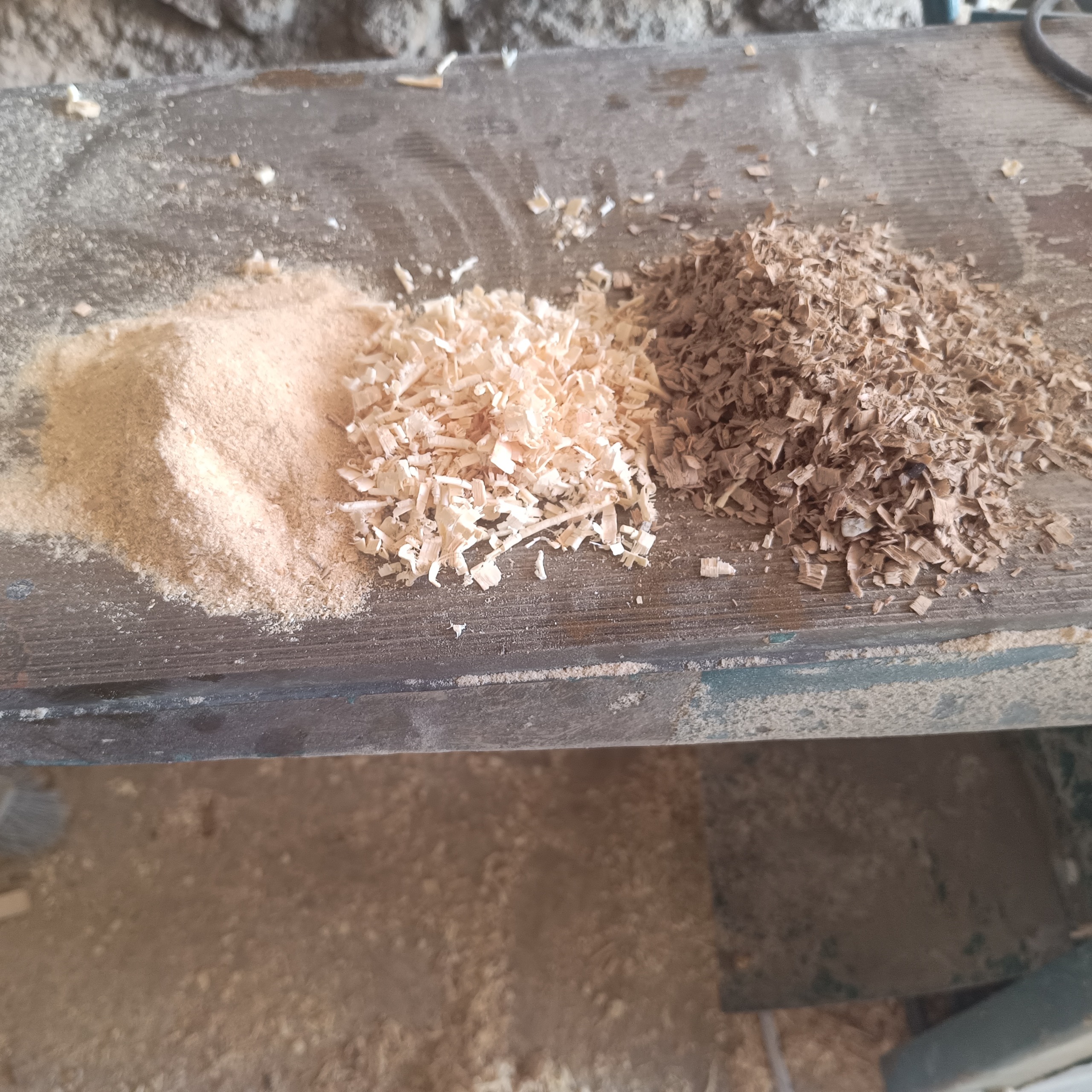 خاک اره پوشال چوب آتش زنه
