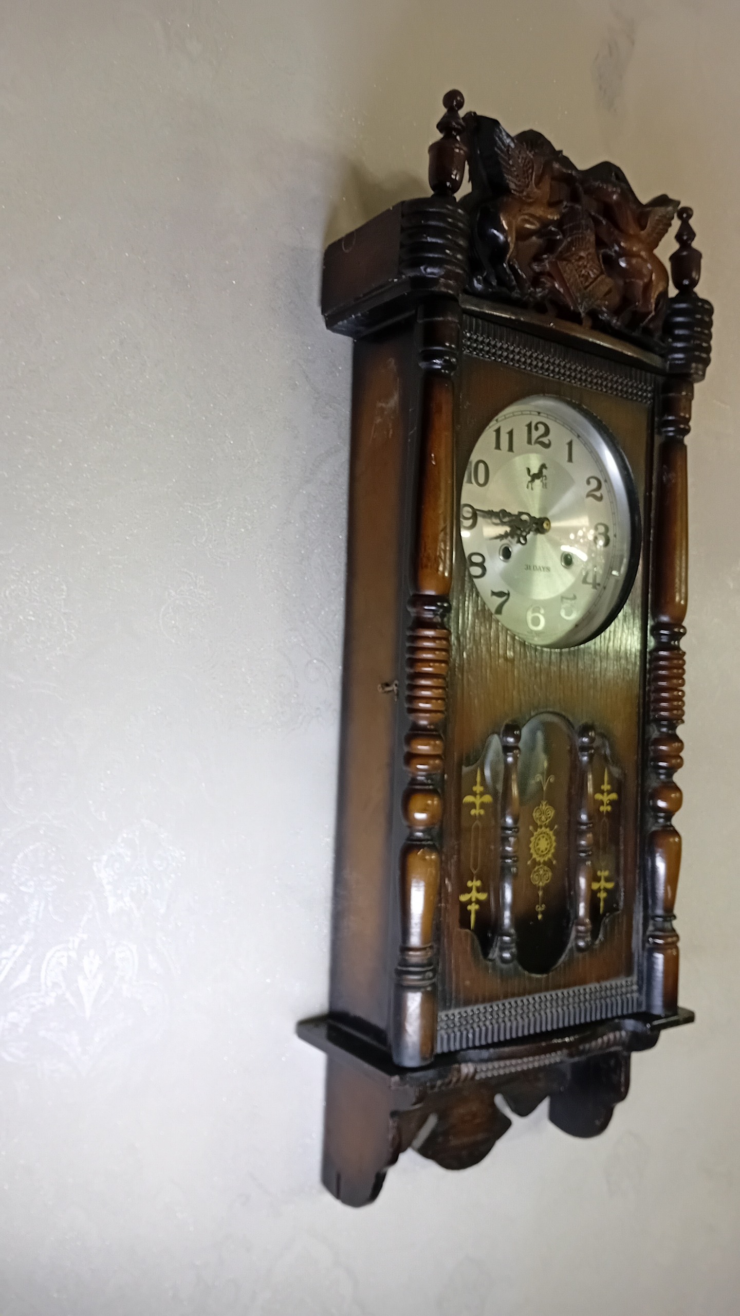 ساعت دیواری قدیمی کوکی