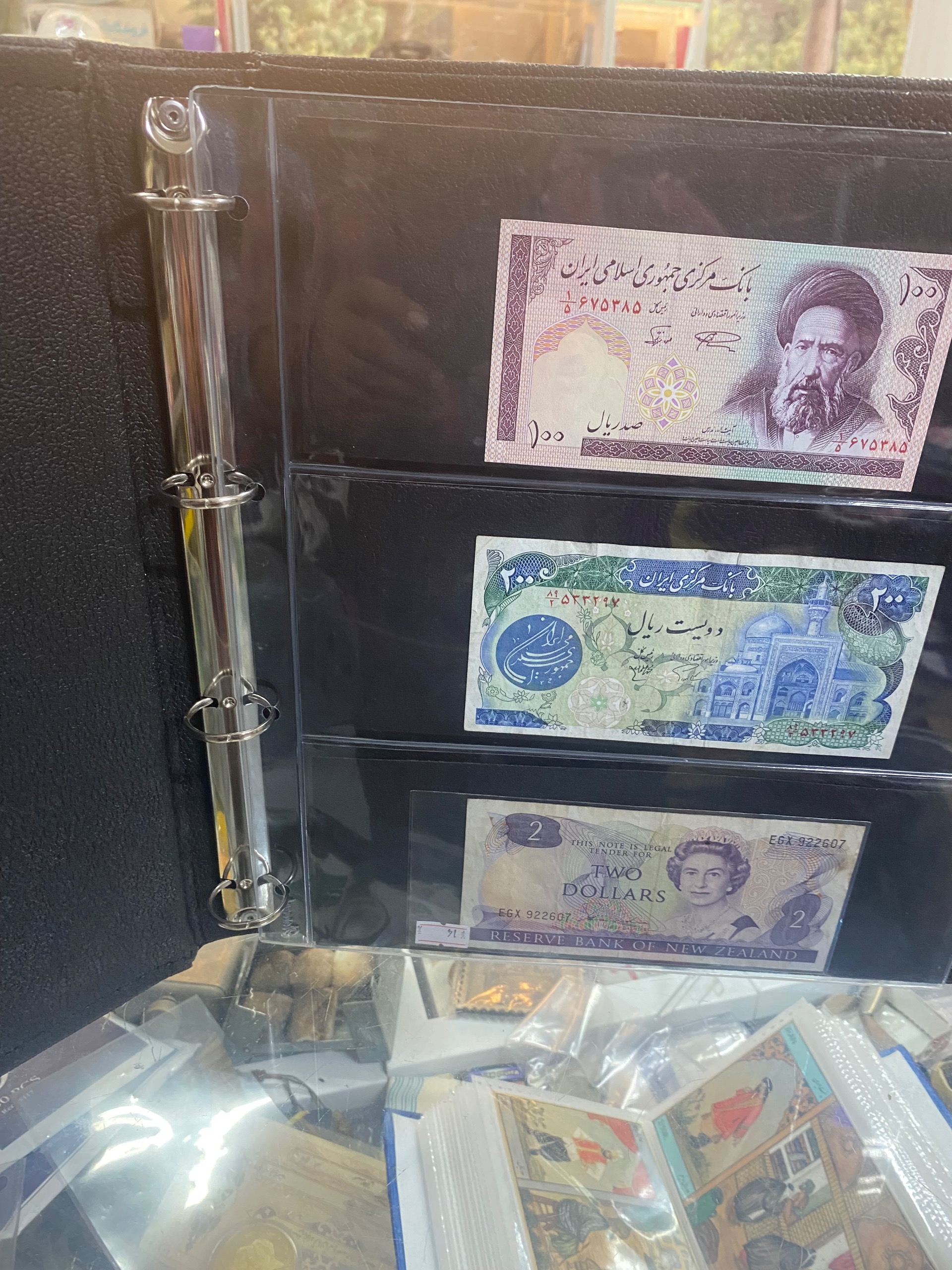 کلاسور نگهداری برگه اسکناس