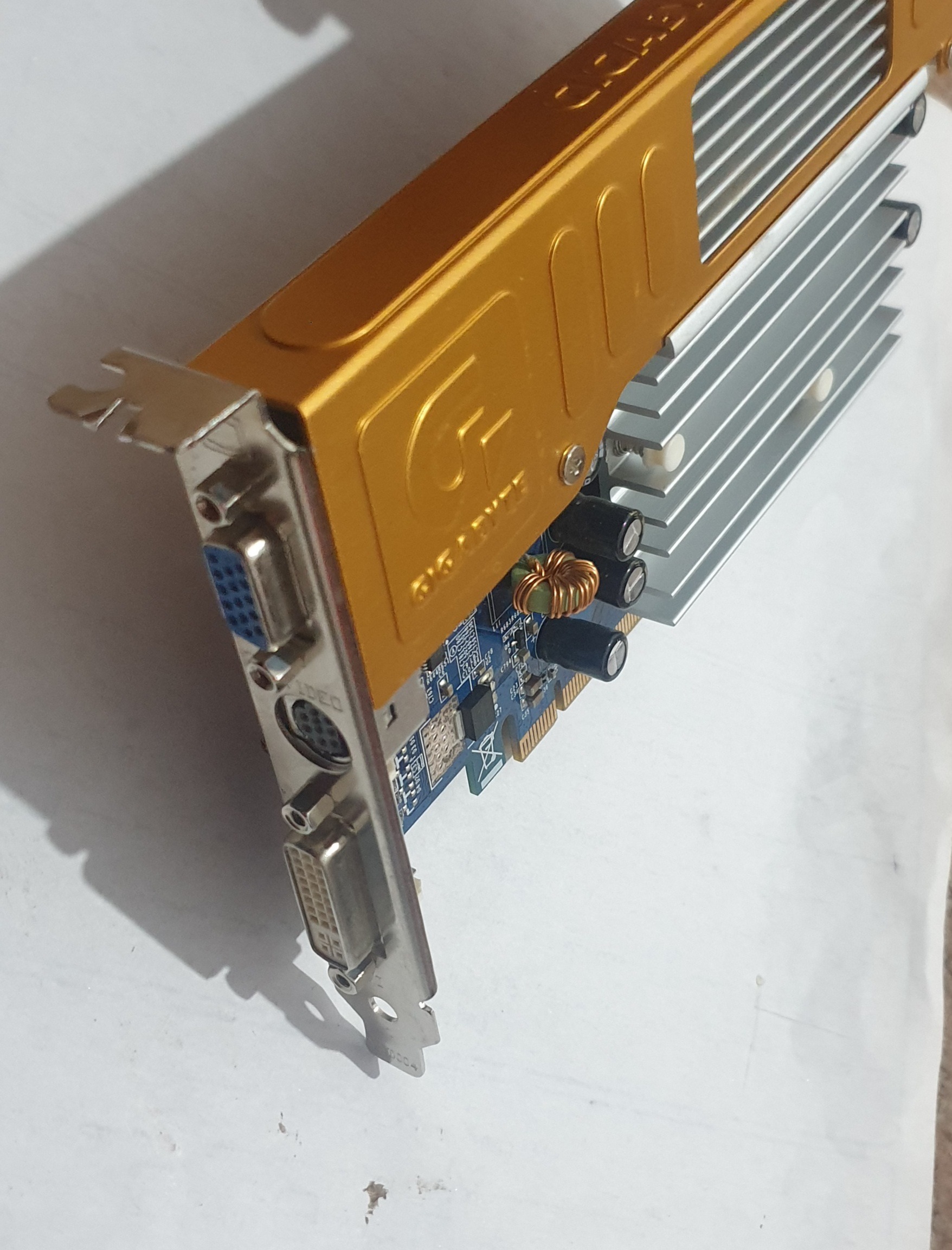کارت گرافیک 128 مگابایت ddr2
