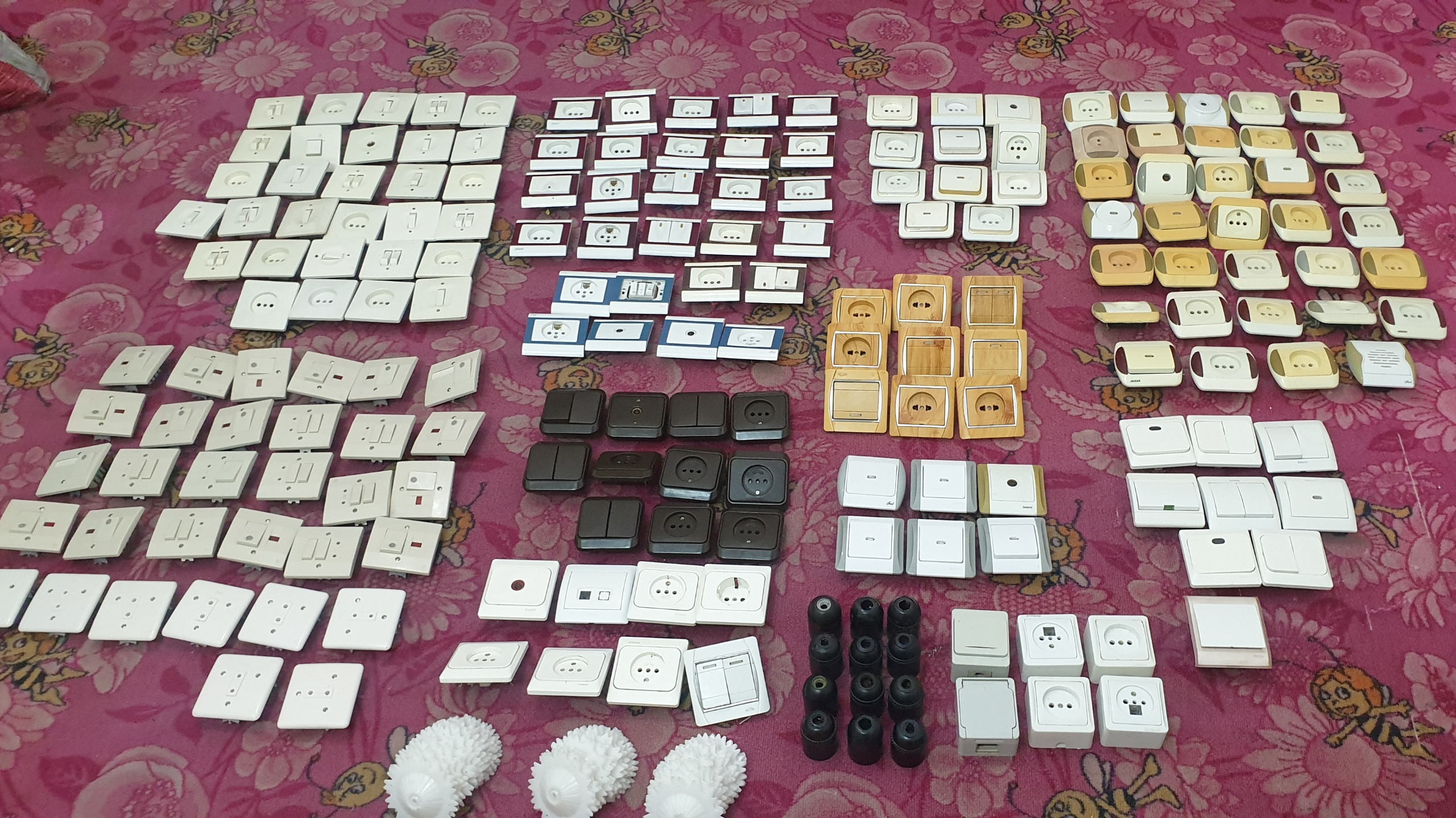 کلید و پریز تمیز