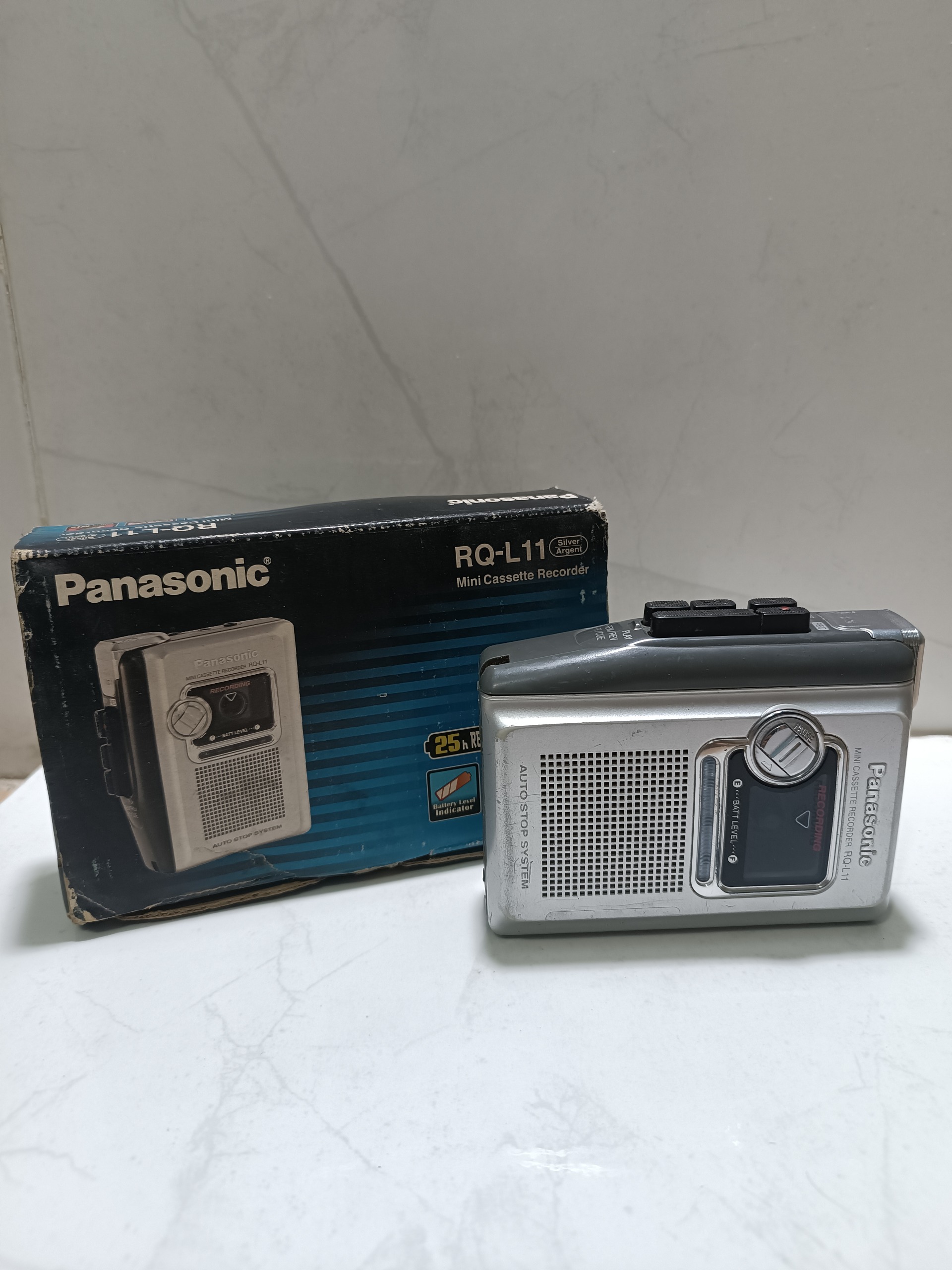 واکمن پاناسونیک RQ-L11 با کارتن