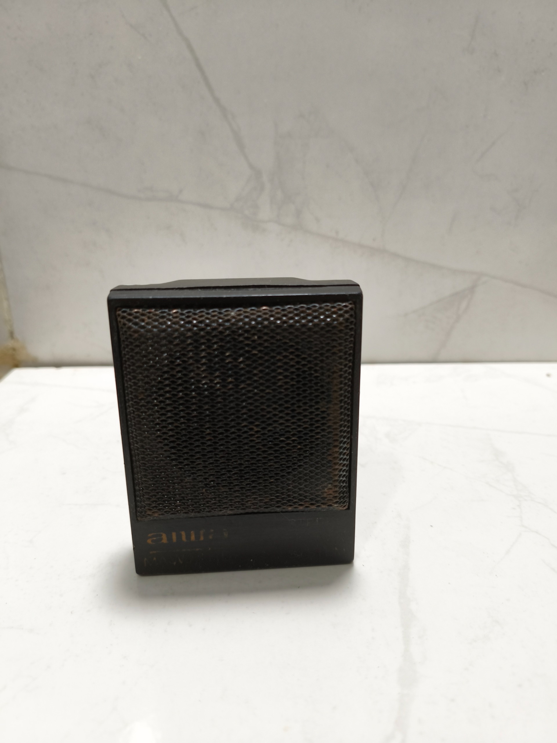 قاب اسپیکر واکمن آیوا عتیقه و کمیاب