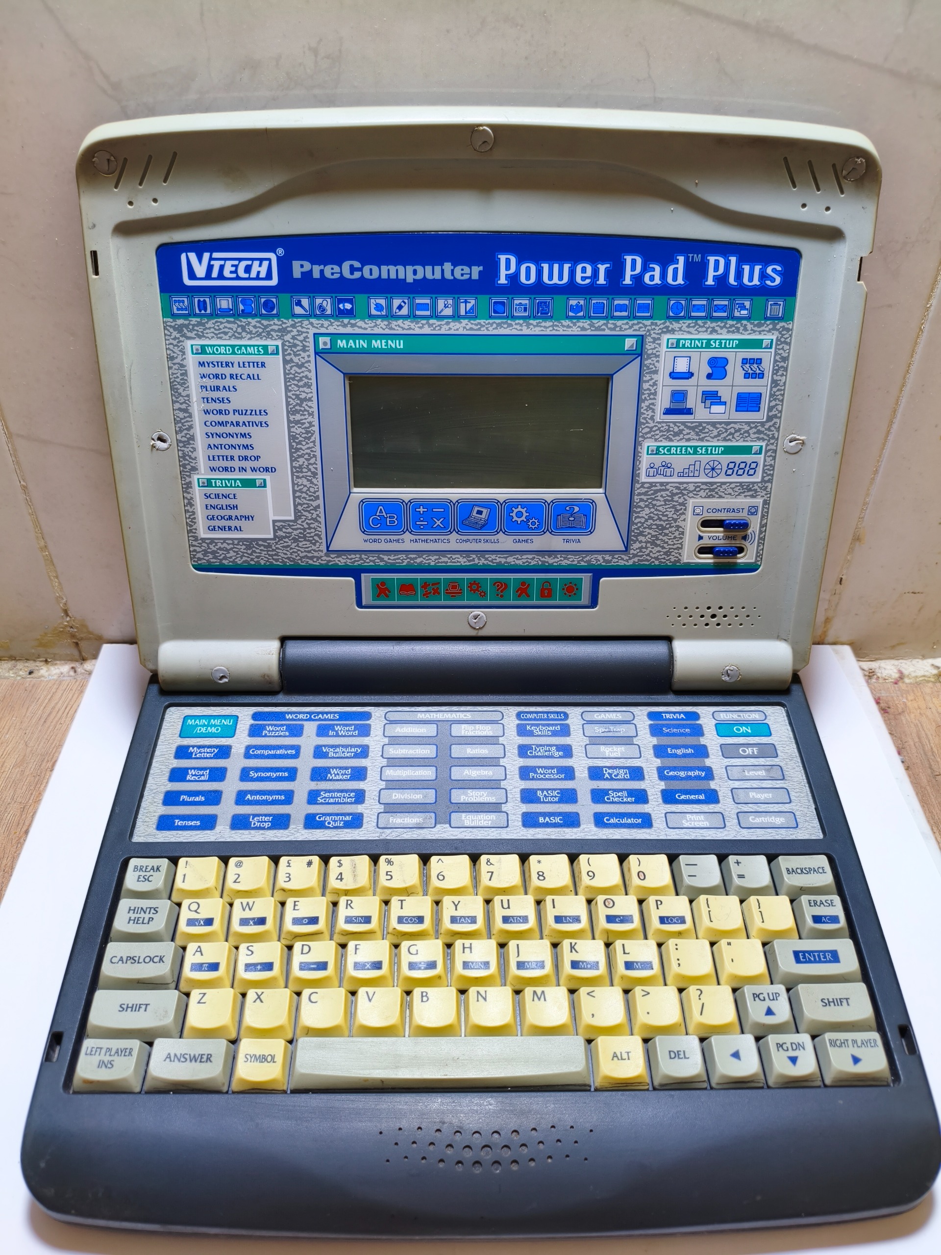 لپ تاپ کلکسیونی و کمیاب VTech تولید دهه 90
