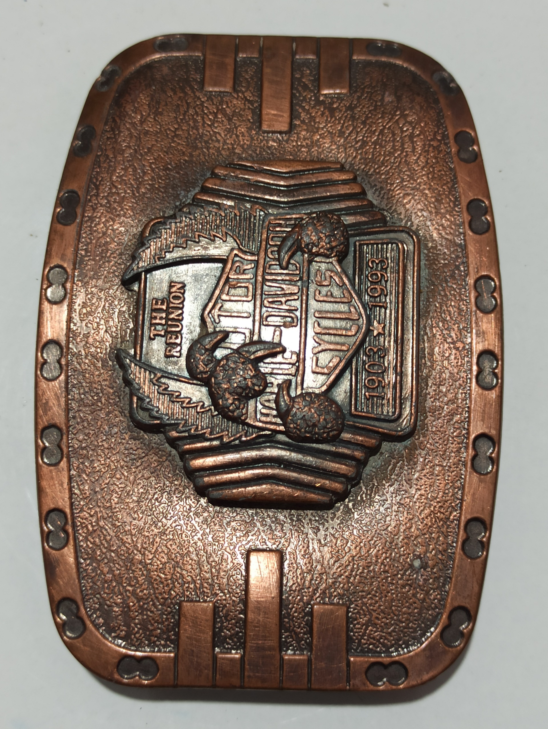 سگک کمربند مطابق با تصاویر