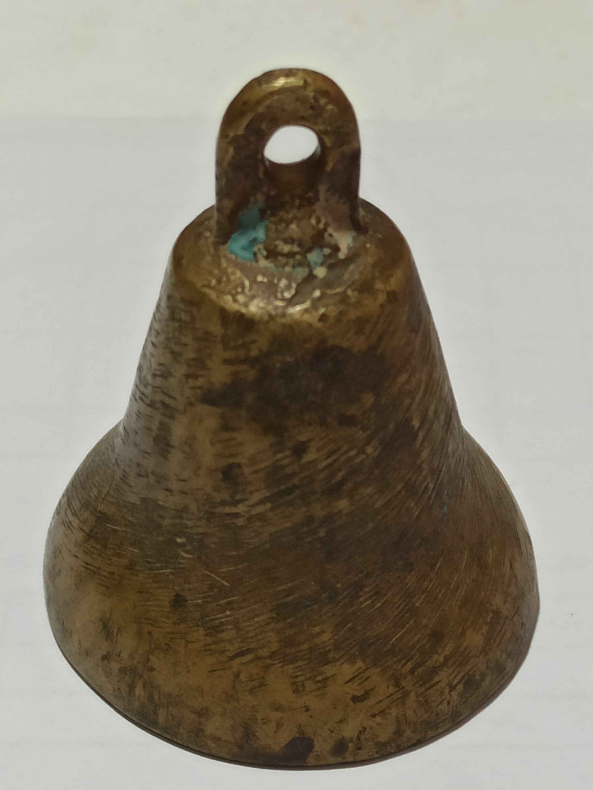 زنگوله برنجی قدیمی مطابق با تصاویر