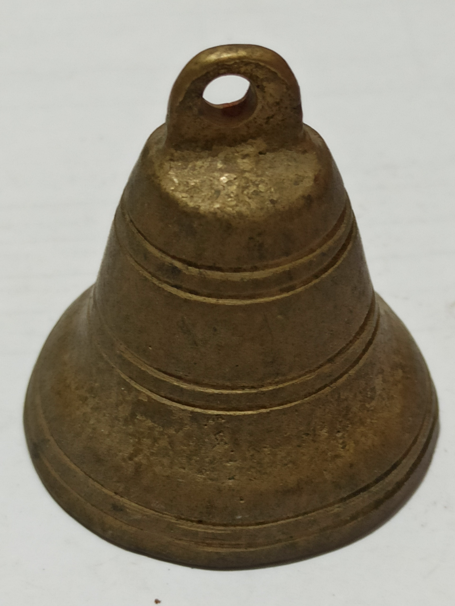 زنگوله برنجی قدیمی مطابق با تصاویر