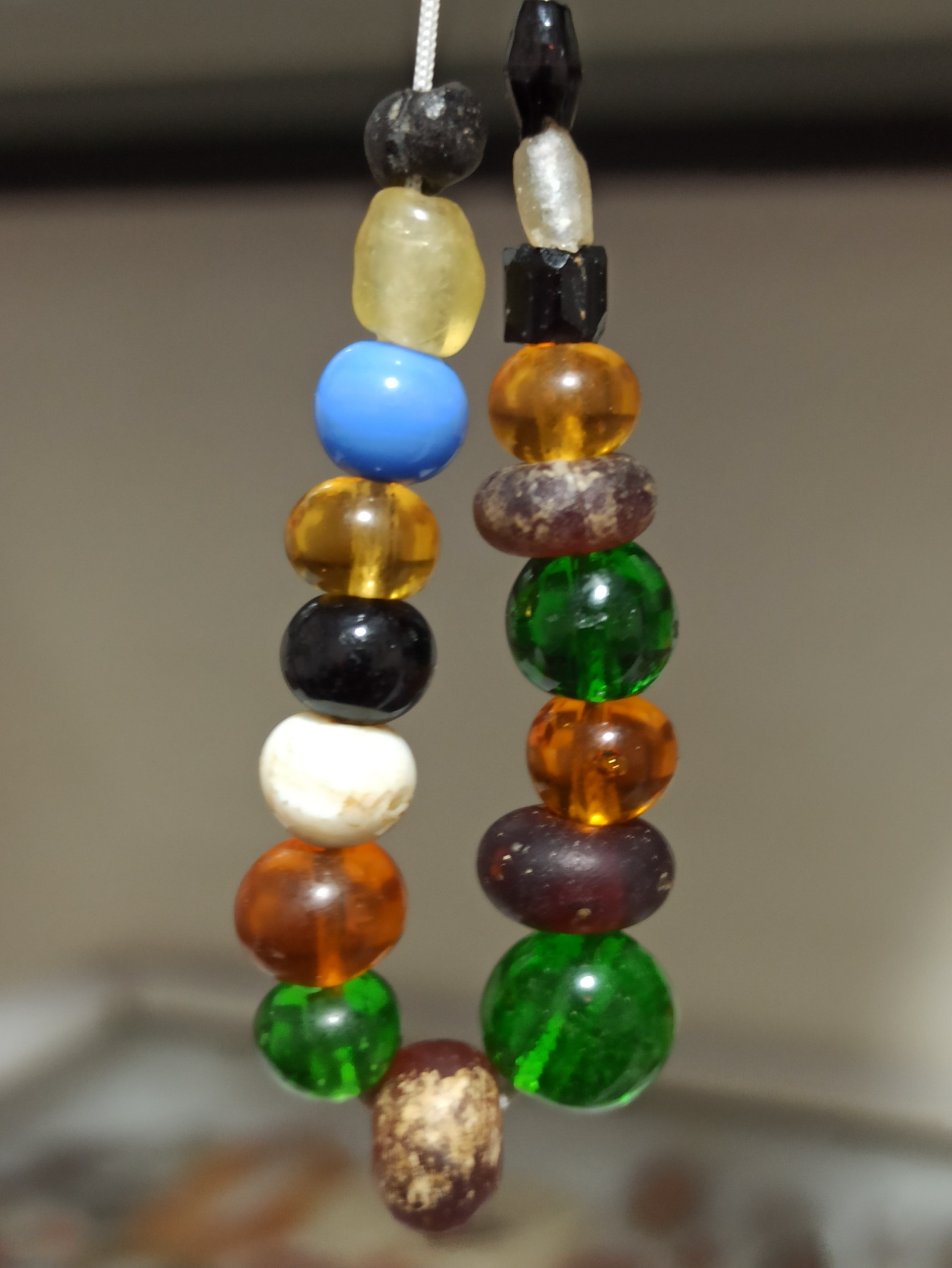 مهره های کهنه و قدیمی شیشه ای