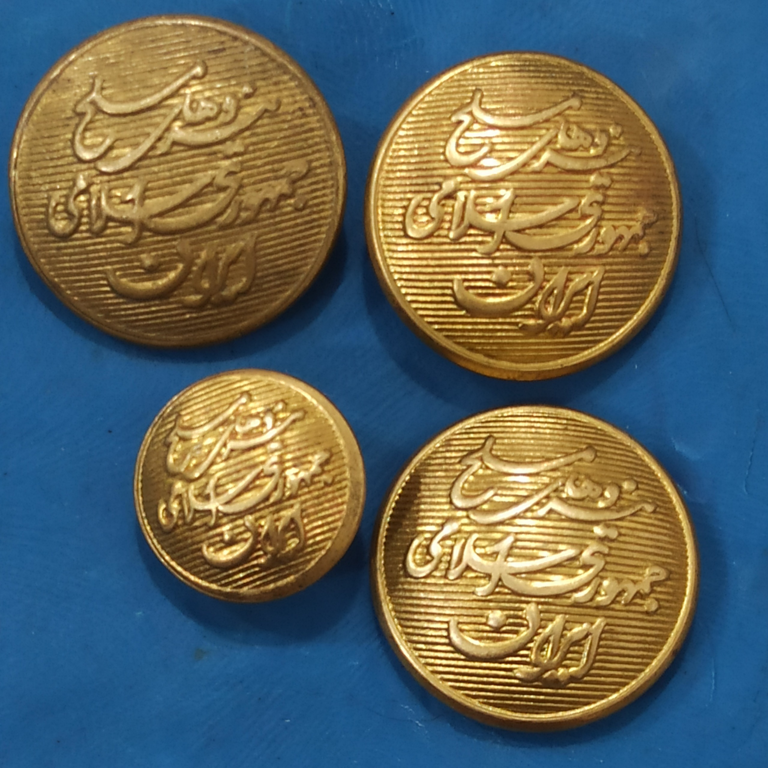 دکمه ها مطابق با تصاویر تعداد چهار عدد