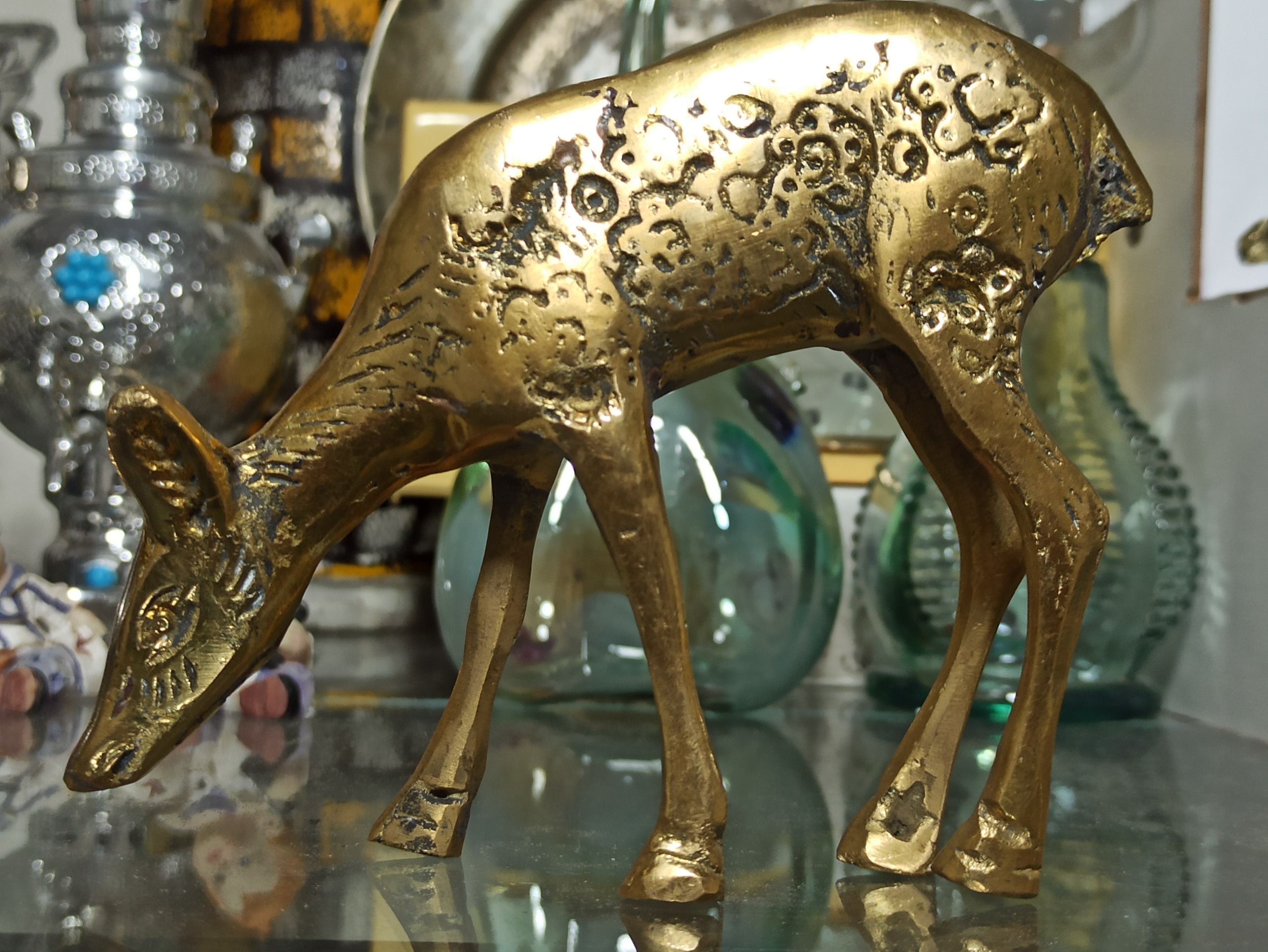 مجسمه برنزی آهو مطابق تصاویر