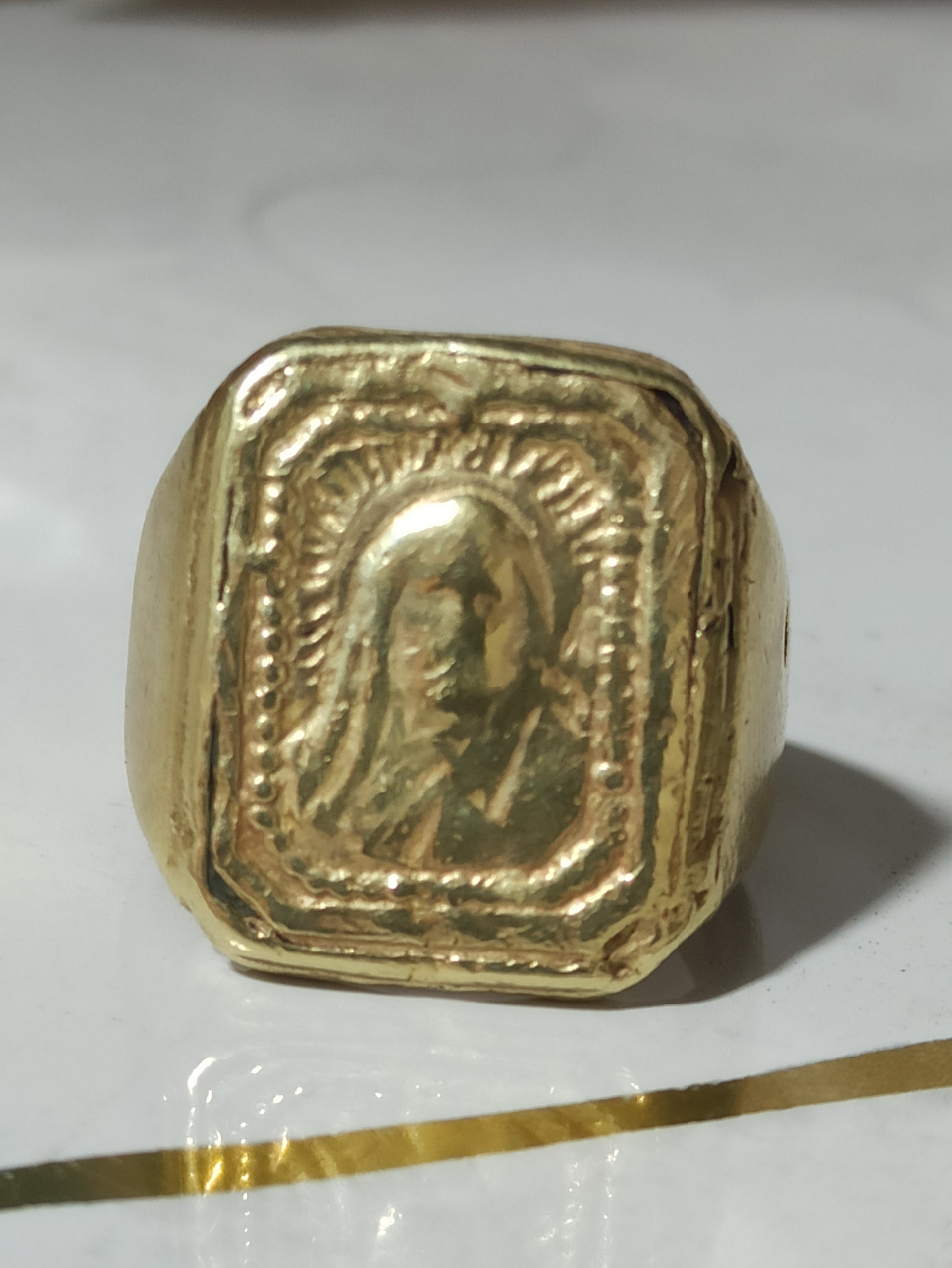 انگشتر نشان برنزی قدیمی خاص و لاکچری