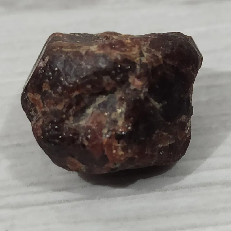 سنگ گارنت سرخ طبیعی
