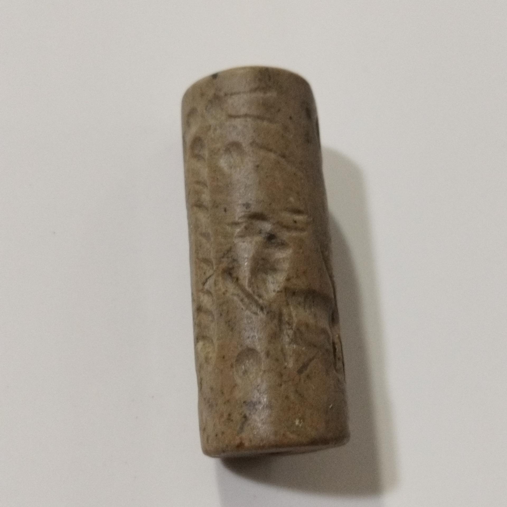 مهر لول سنگی قدیمی تصویر دار