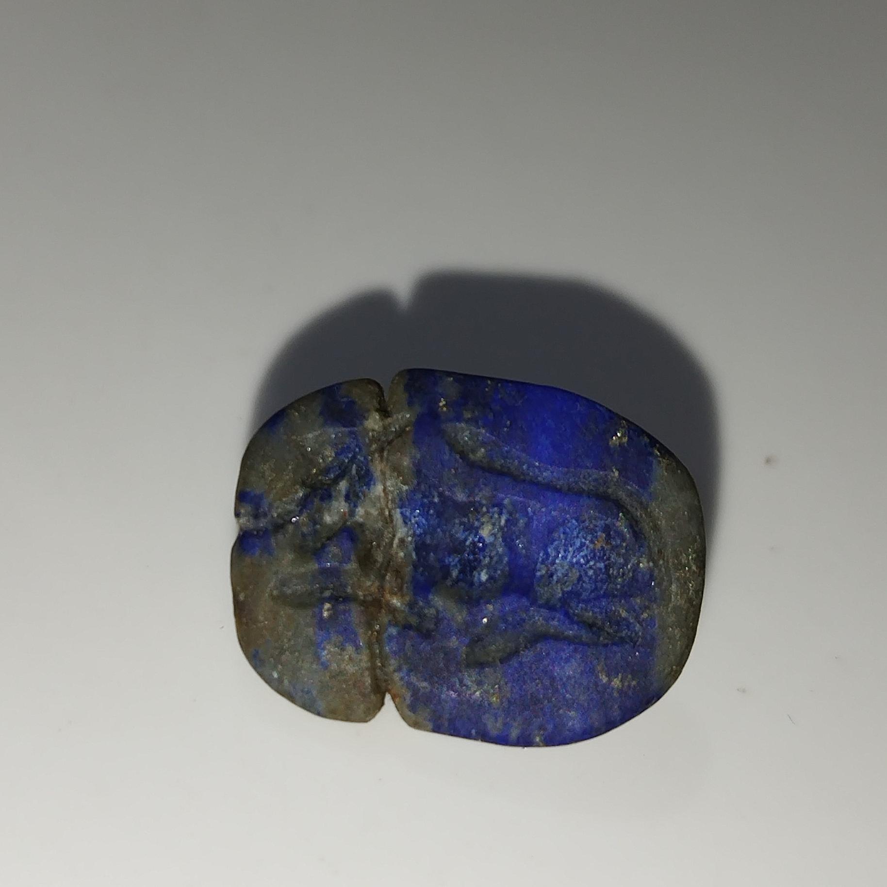 مهر لاجورد قدیمی برجسته