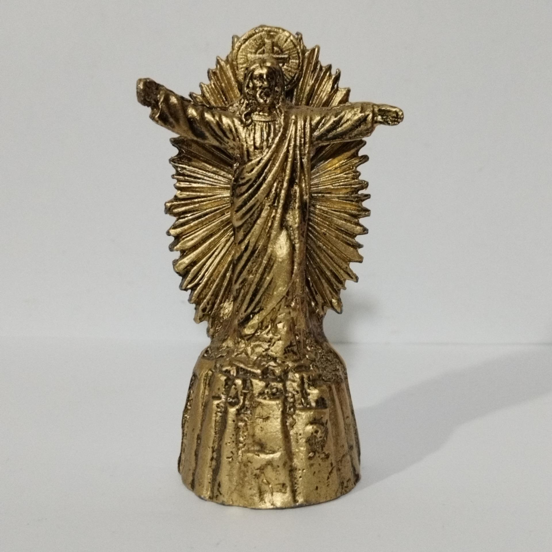 مجسمه قدیمی صلیب آزادی