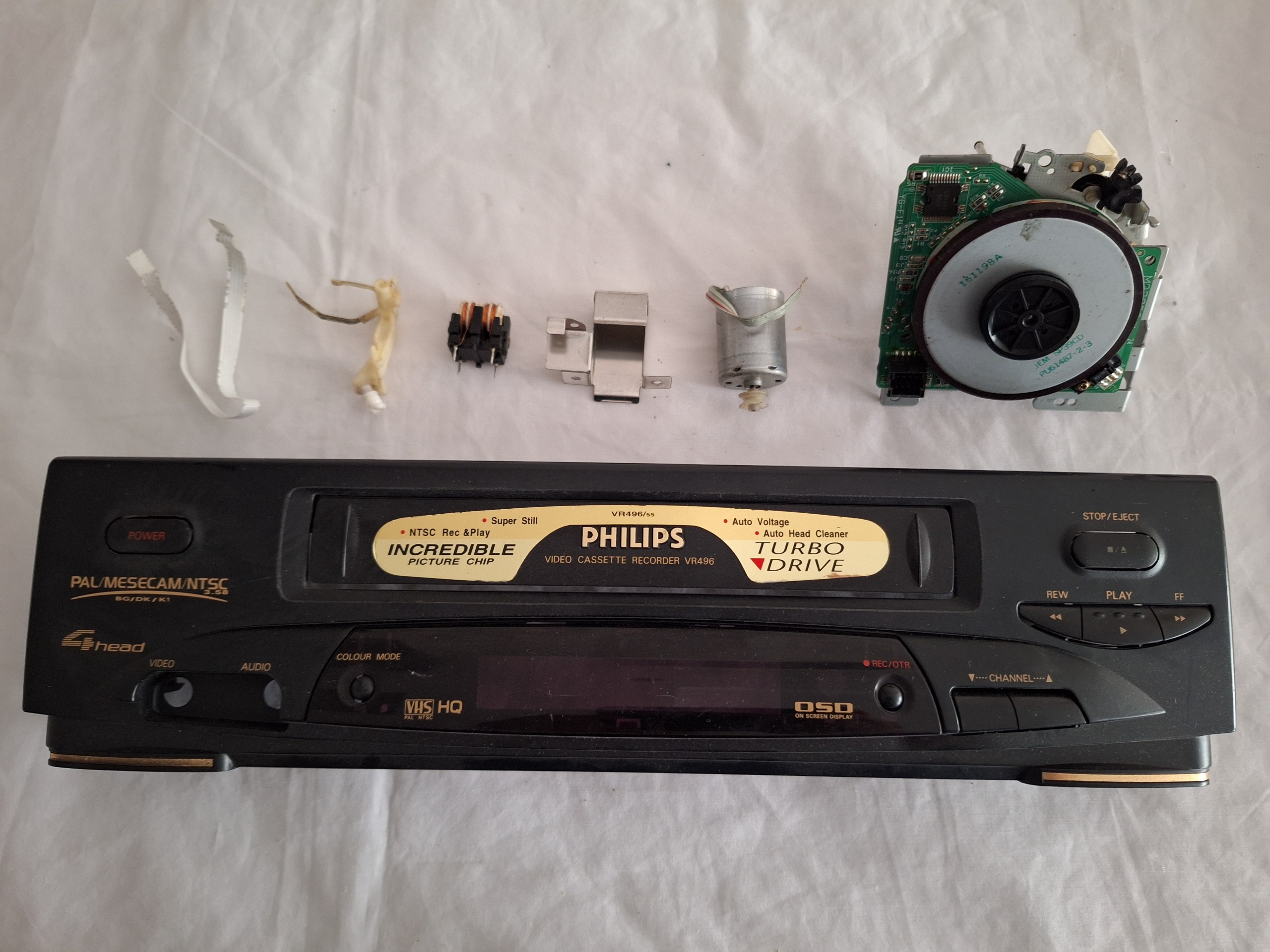 قطعات و پنل فیلیپس مدل VR496