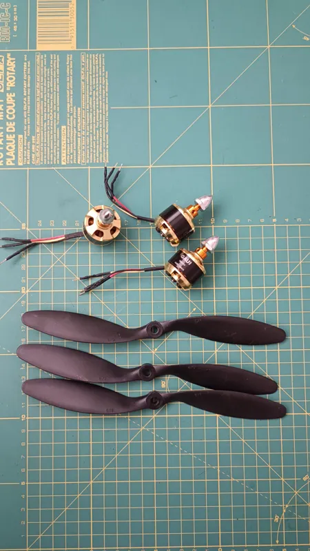 موتور براشلس gaui gm410 1050kv