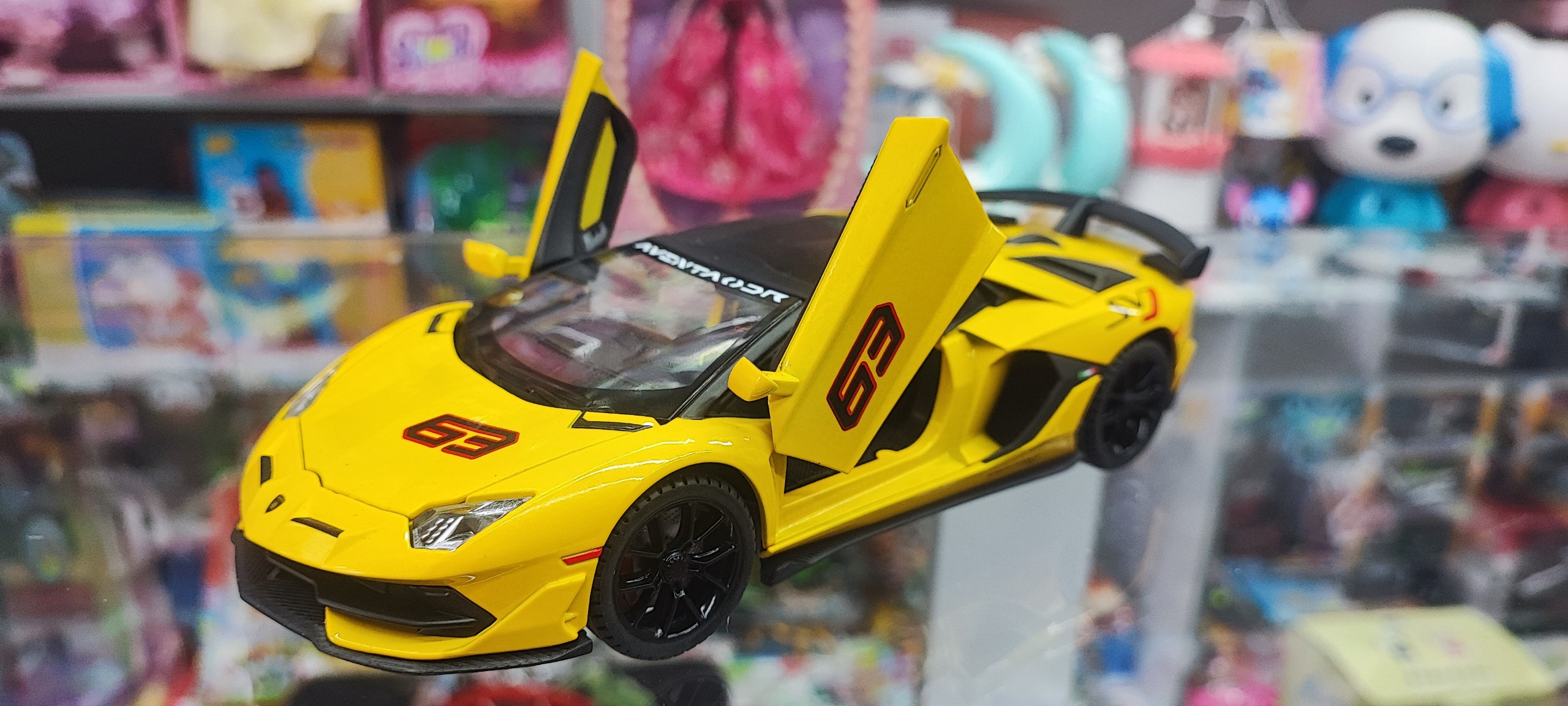 ماکت فلزی لامبورگینی اونتادور زرد رنگ