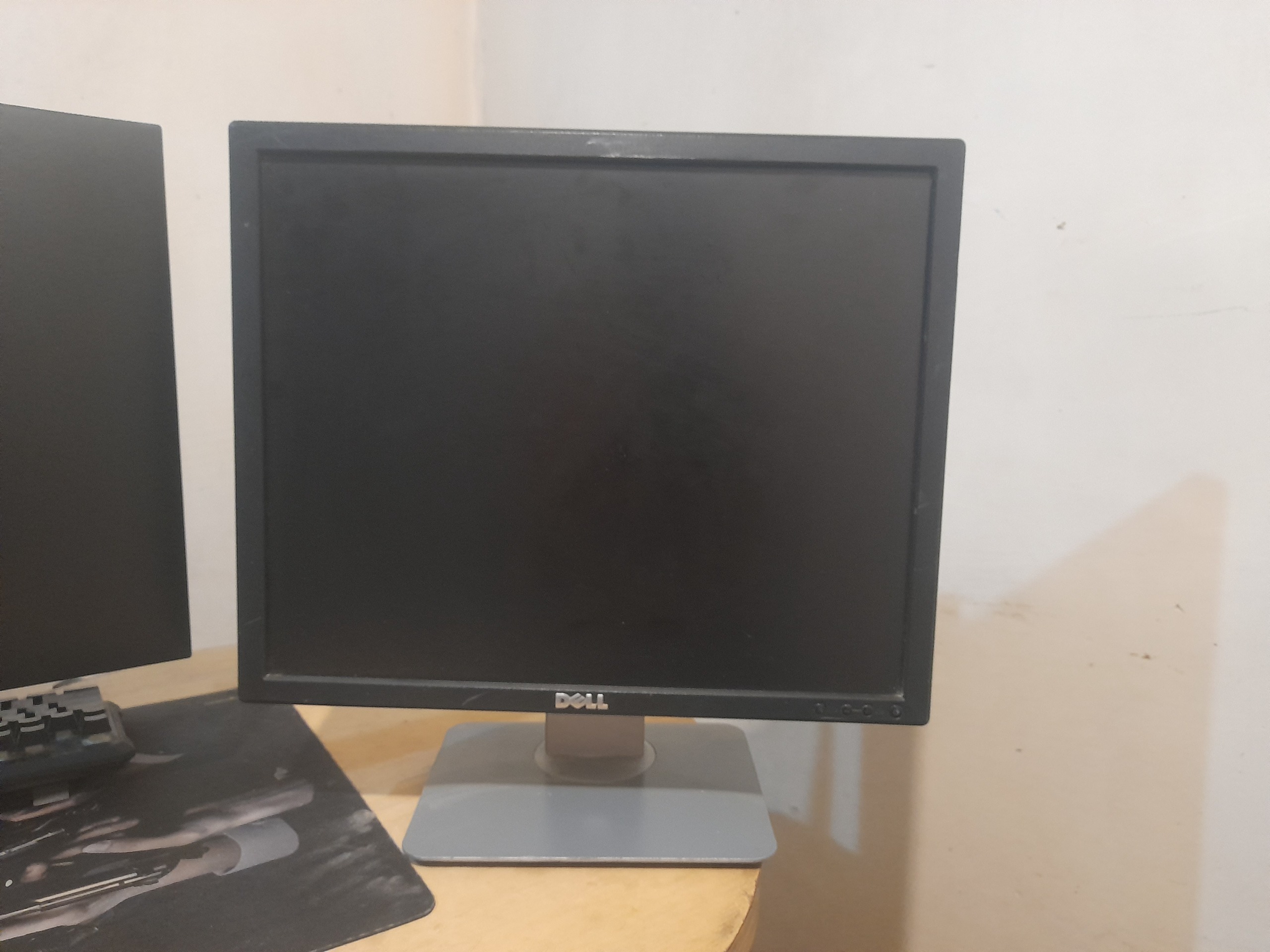 مانیتور دل با پایه چرخان