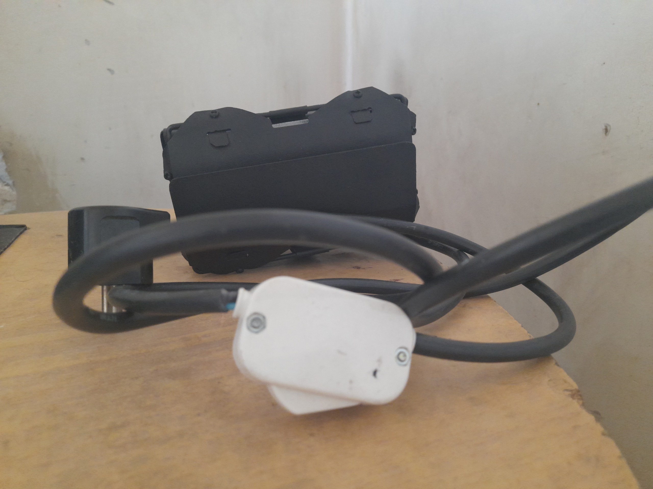 چراغ پروژکتور سالم