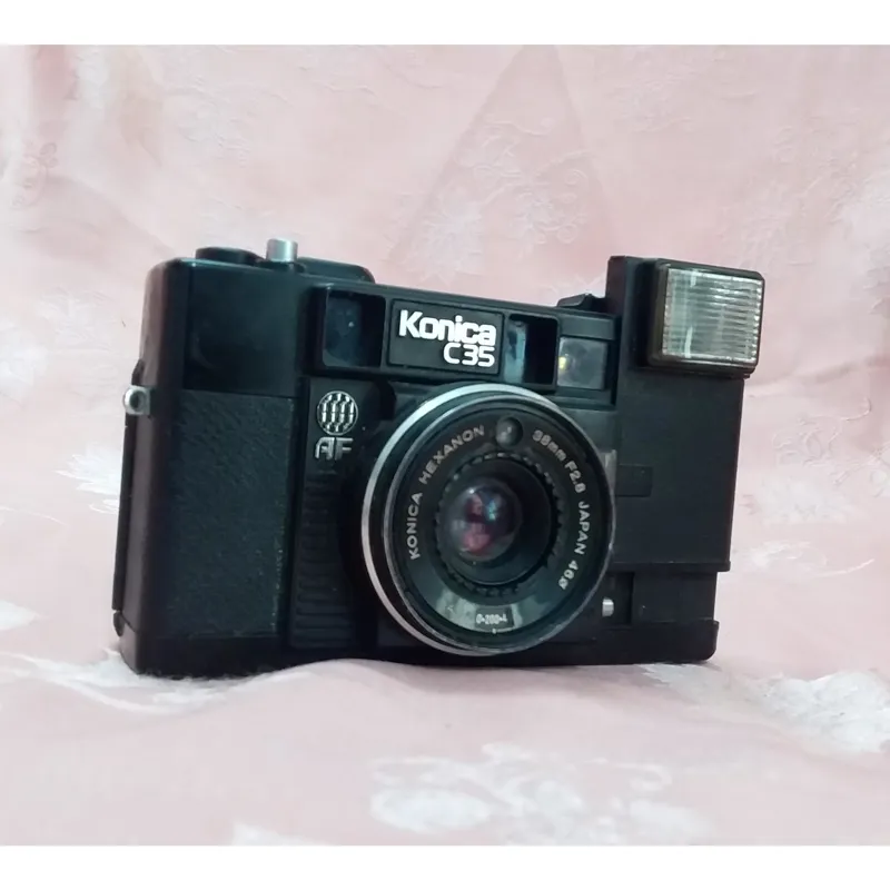 دوربین عکاسی کونیکا Konica C35 ارزش 300 دلار