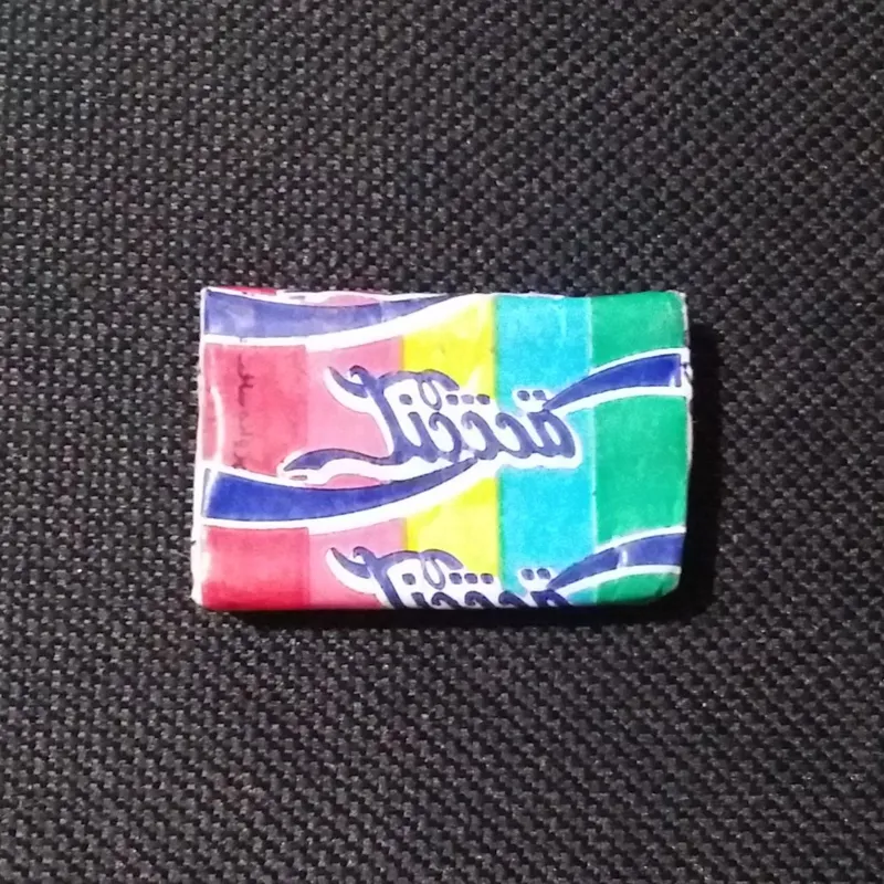 آدامس قشنگه بادکنکی _ زیبا و ارزنده