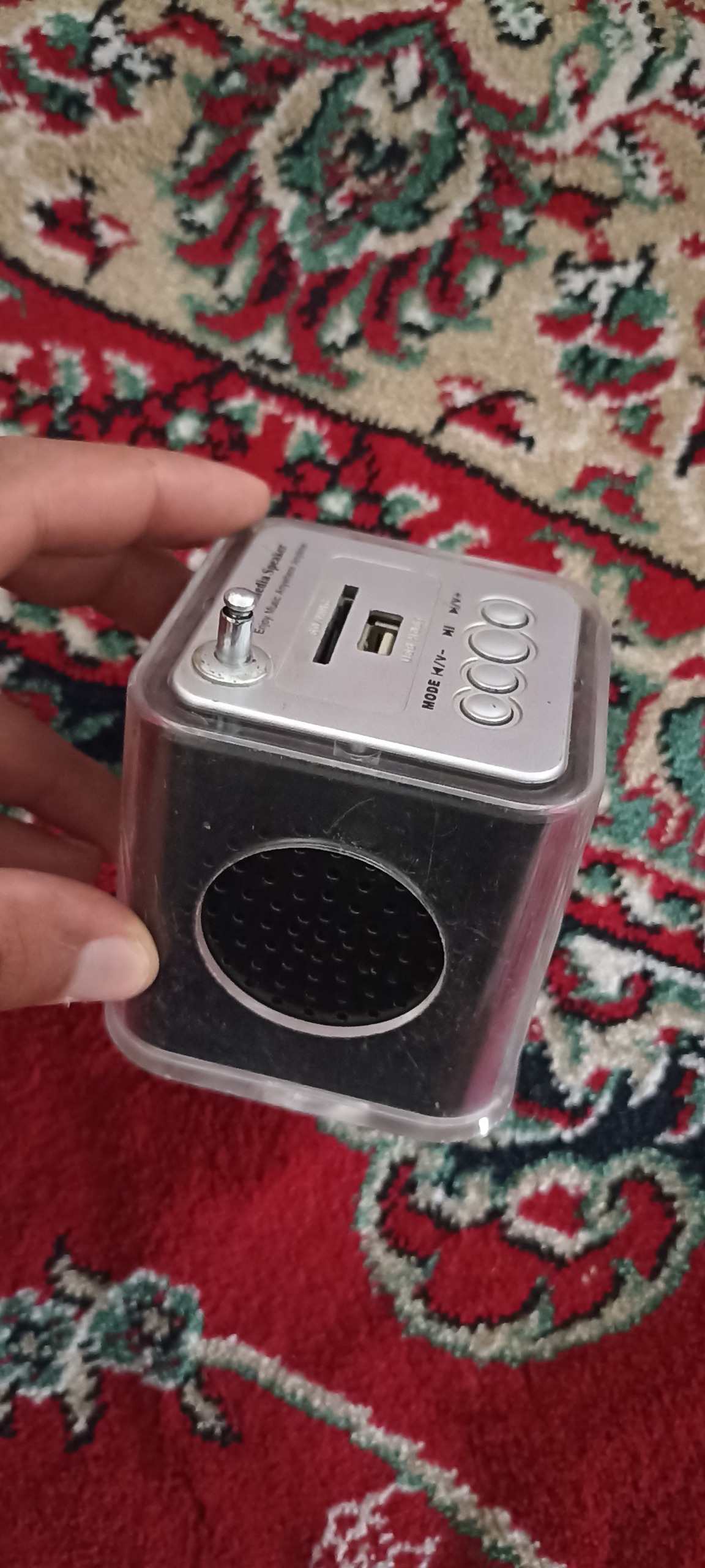 اسپیکر مشکی گوچک