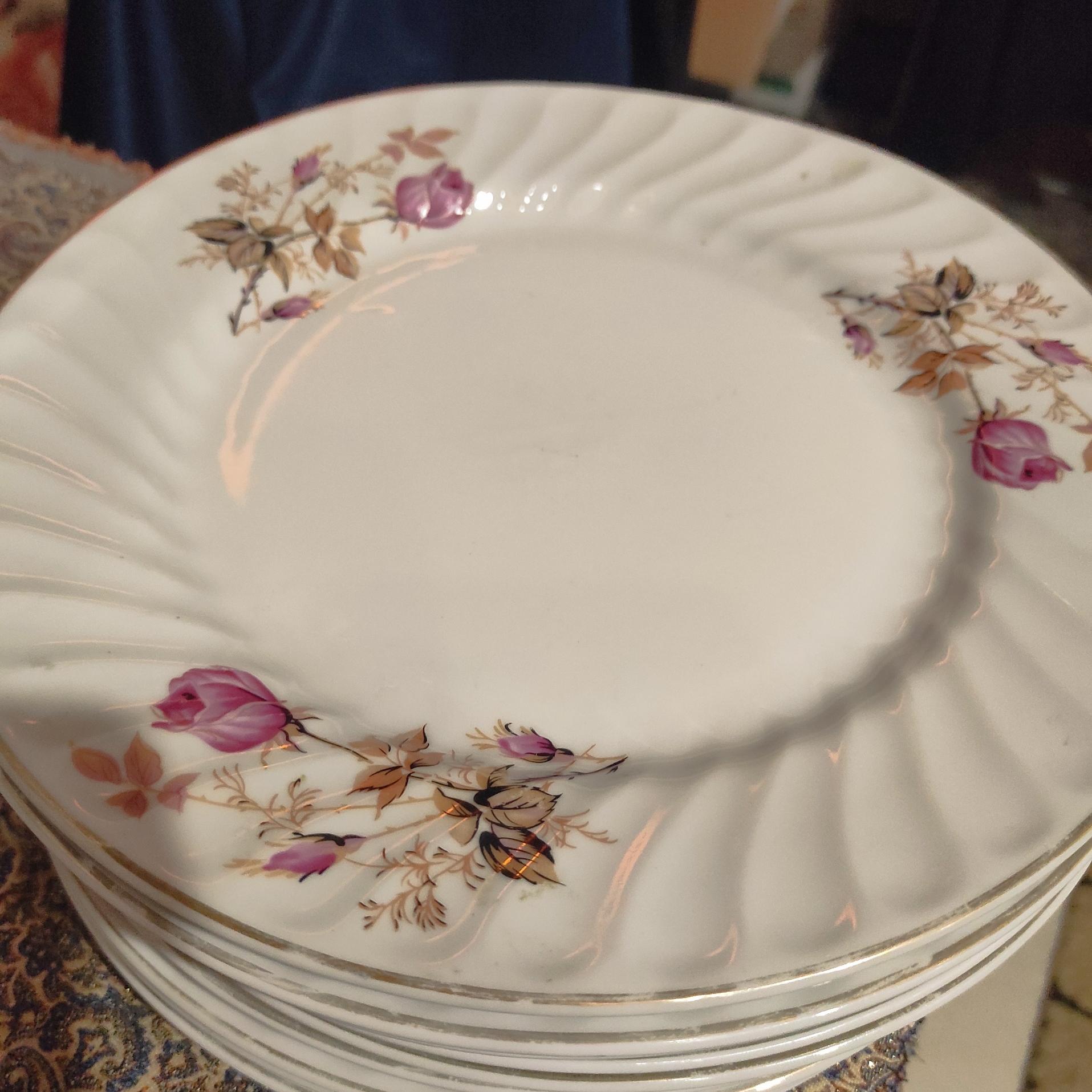 بشقاب گل سرخی