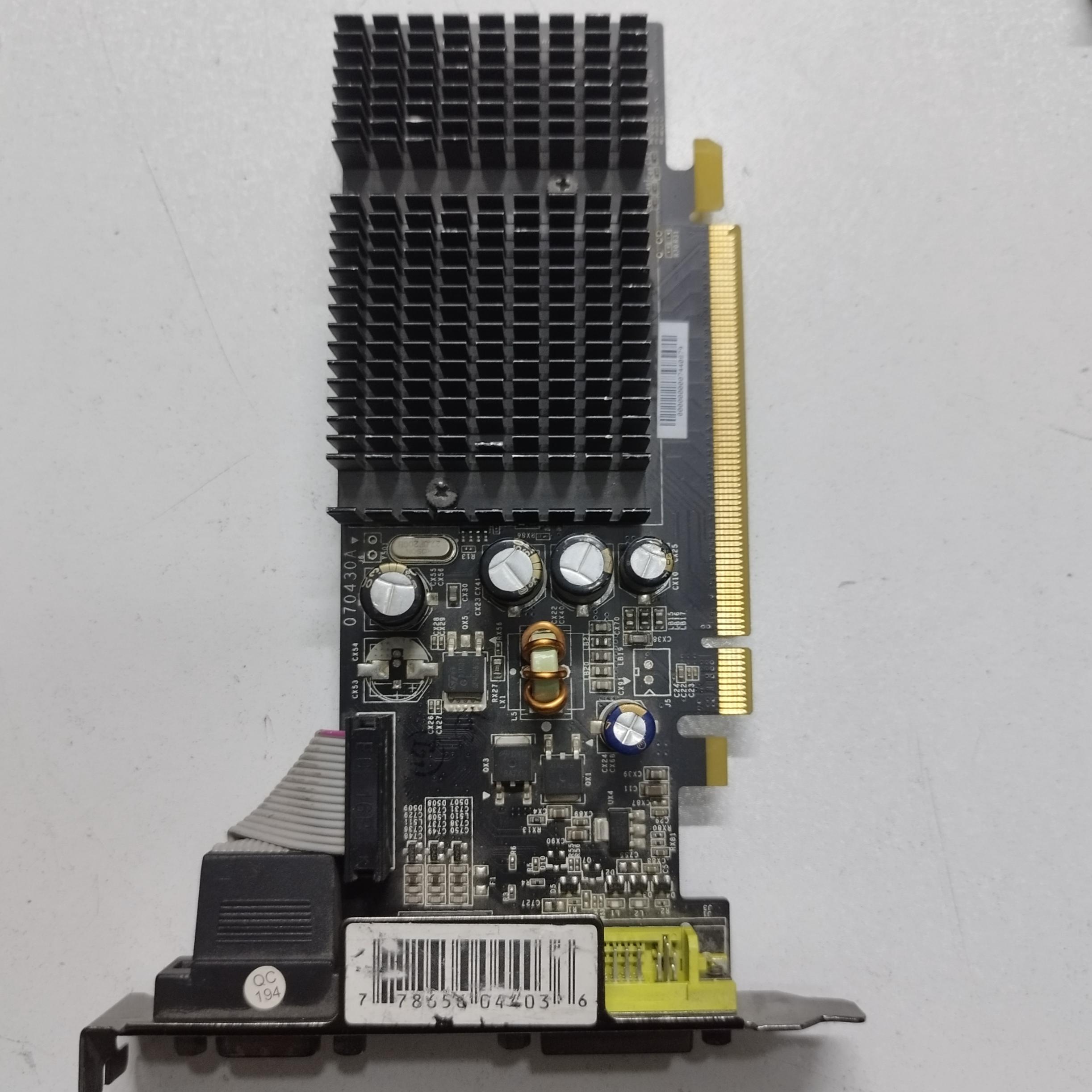 گرافیک 256m برند XFX مدل GF 7200GS