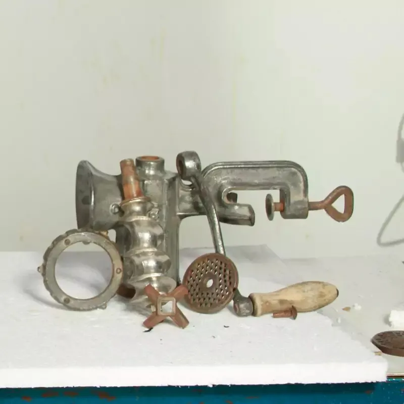 چرخ گوشت دستی طبق عکس