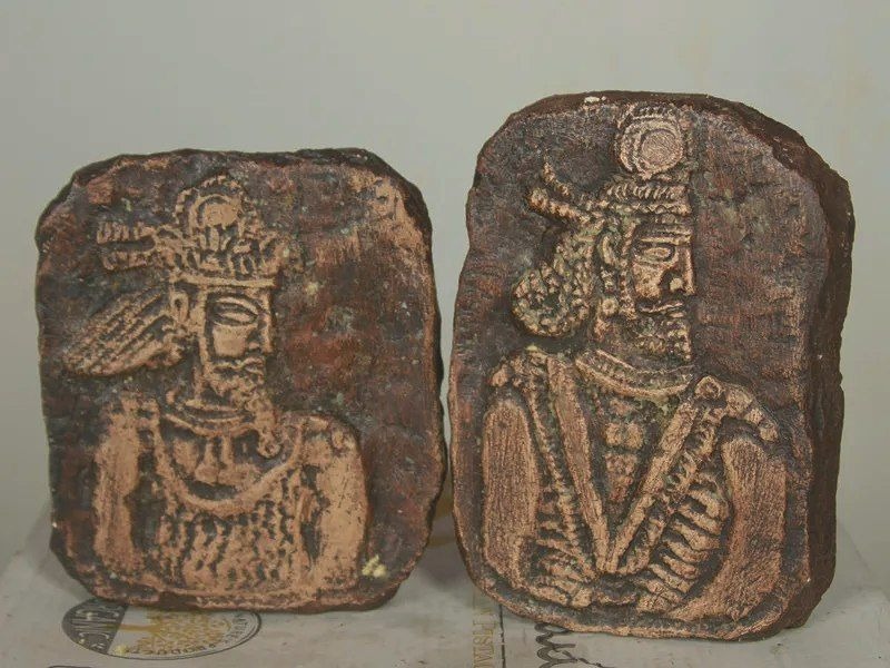 حجاری روی سنگ نقش دار برای مجموعه داران