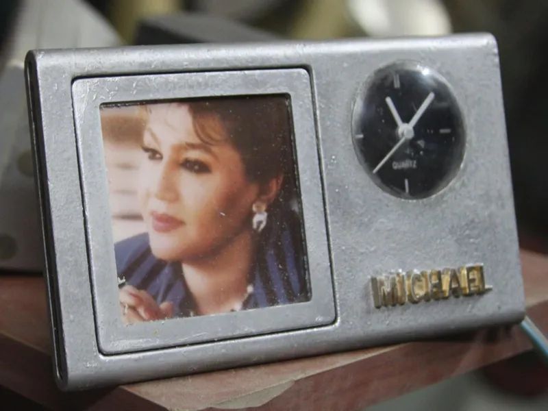 ساعت رومیزی قاب عکس دار خوشگل