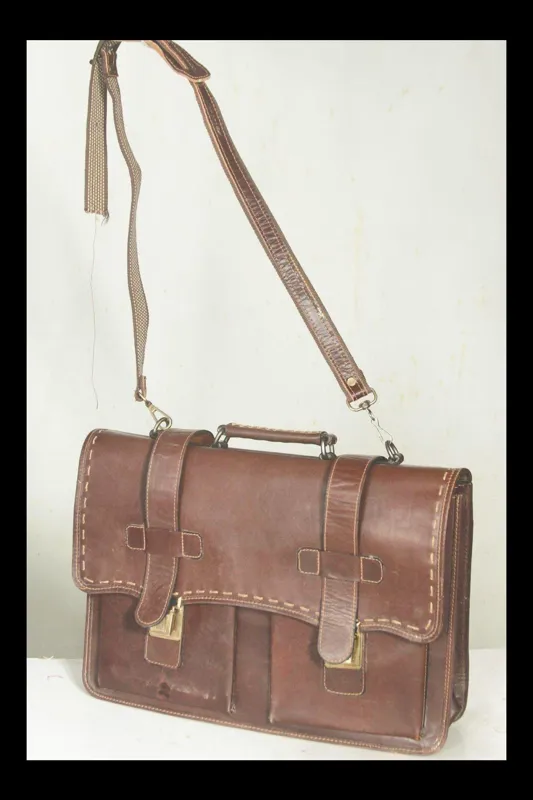 کیف چرمی بسیار با کیفیت و اصیل