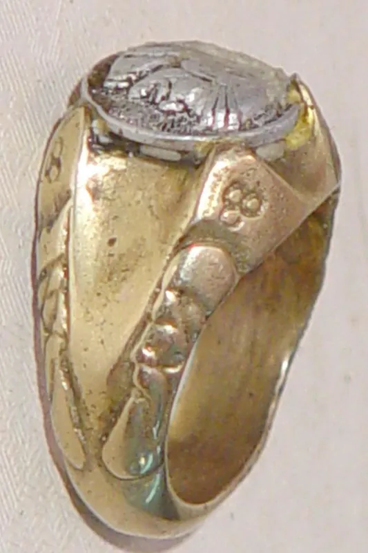 انگشتر قدیمی چهار درویش حکاکی برجسته