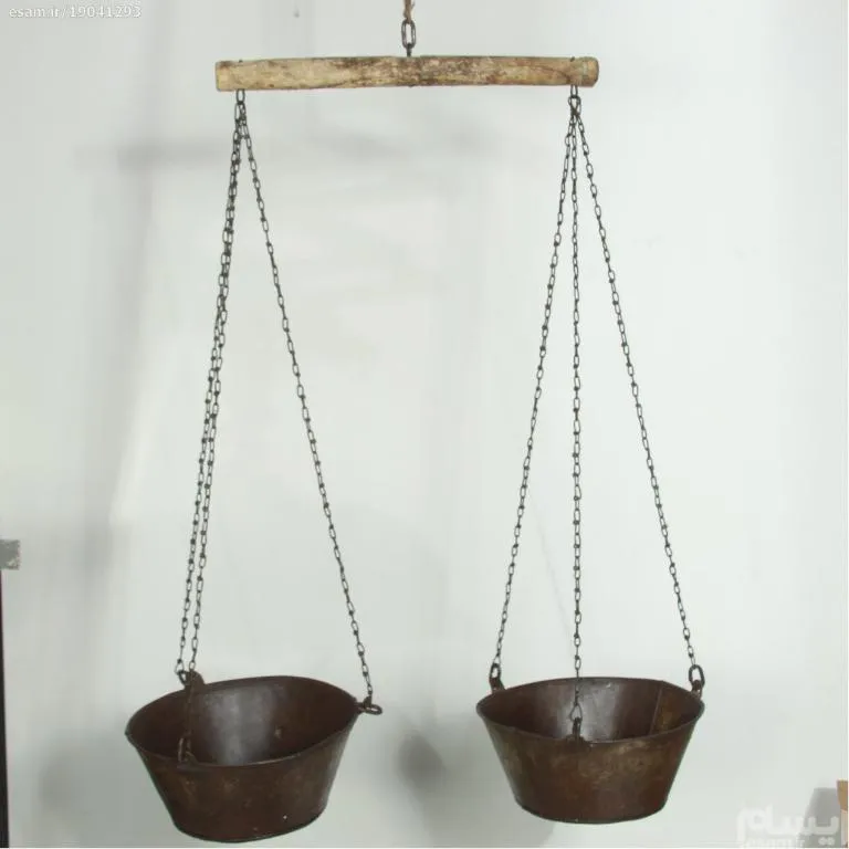 ترازو دروه گردی قاجاری خاص با زنجیرهای دستباف
