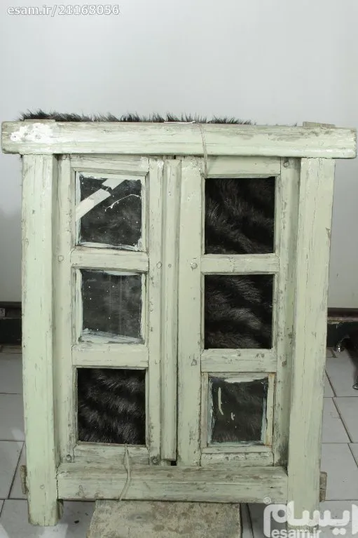 پنجره قدیمی دکور صحنه و اماکن سنتی