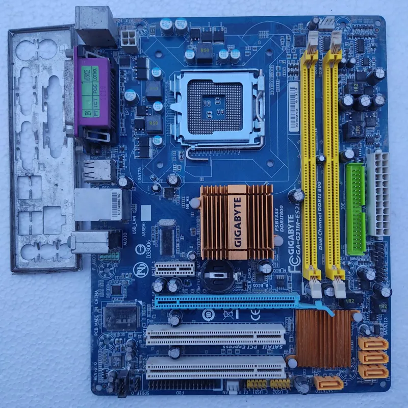 مادربرد GIGABYTE G31M-ES2L گرافیک آنبرد